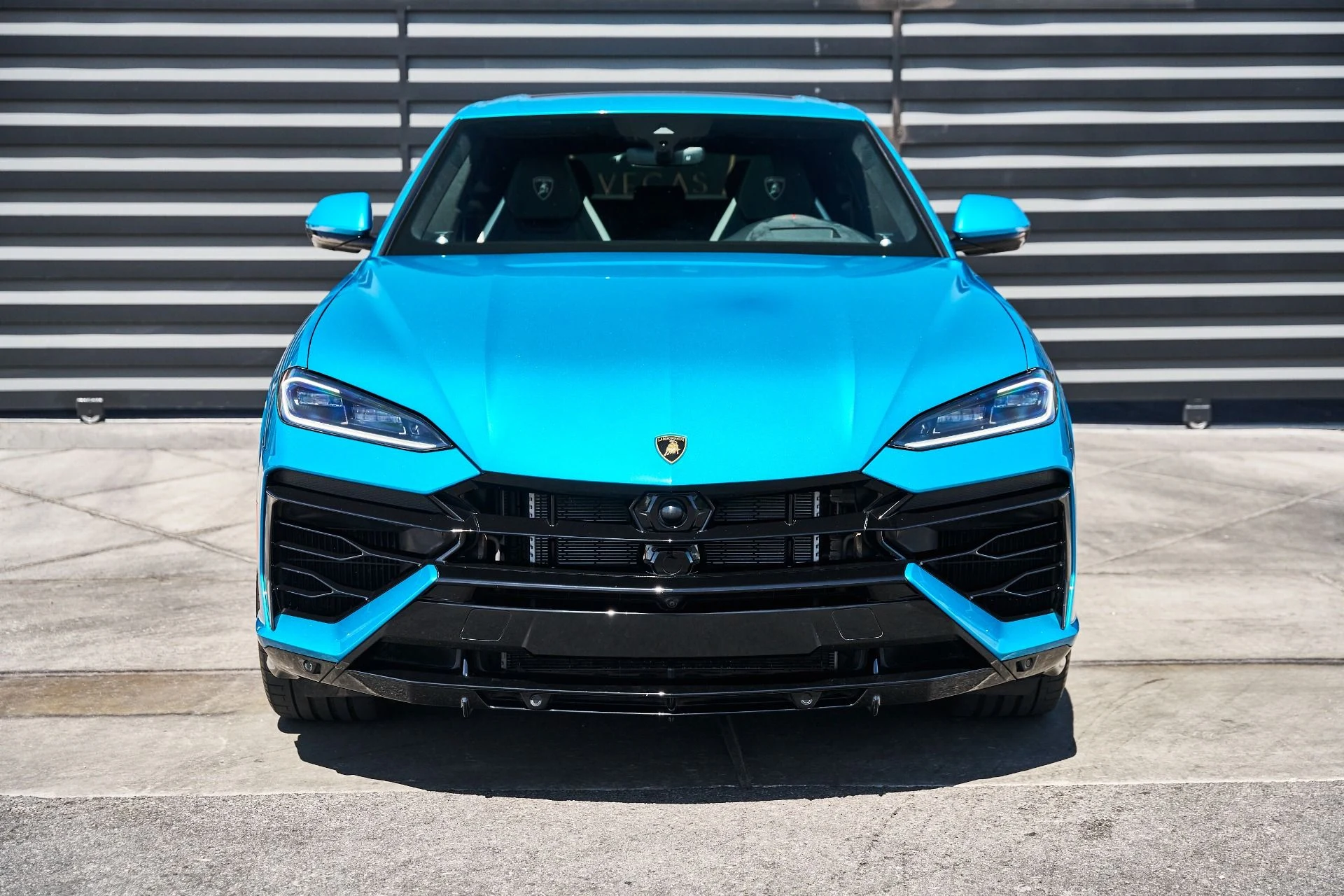 mph013_44473020_Used_2025_Lamborghini_Urus_SE_1781314180_d1eeee5e01