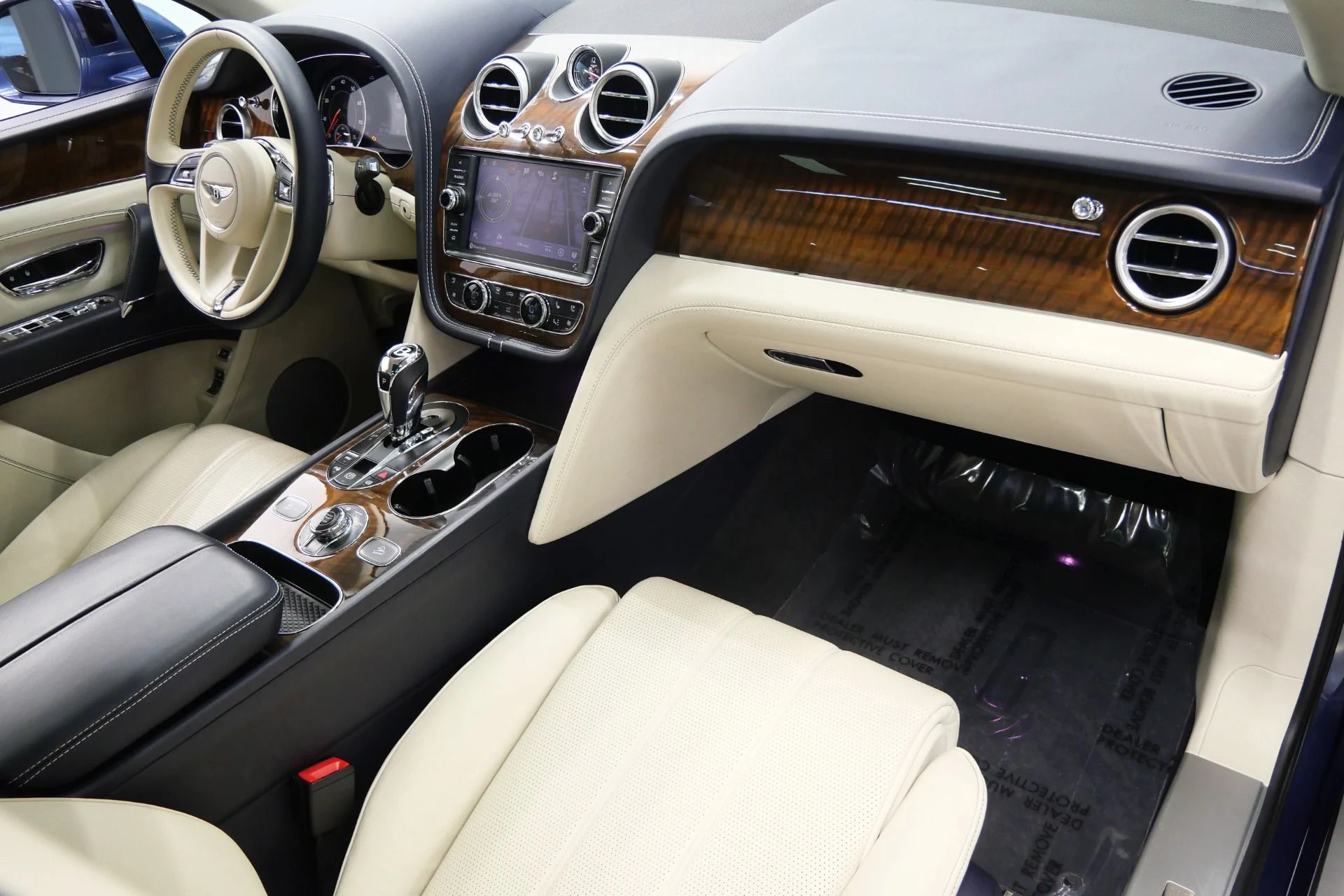 mph013_457163087_Used_2018_Bentley_Bentayga_Onyx_Edition_W12_Touring_Specification_Front_Seat_Comfort_Specification_1772647427_f0c28d1247