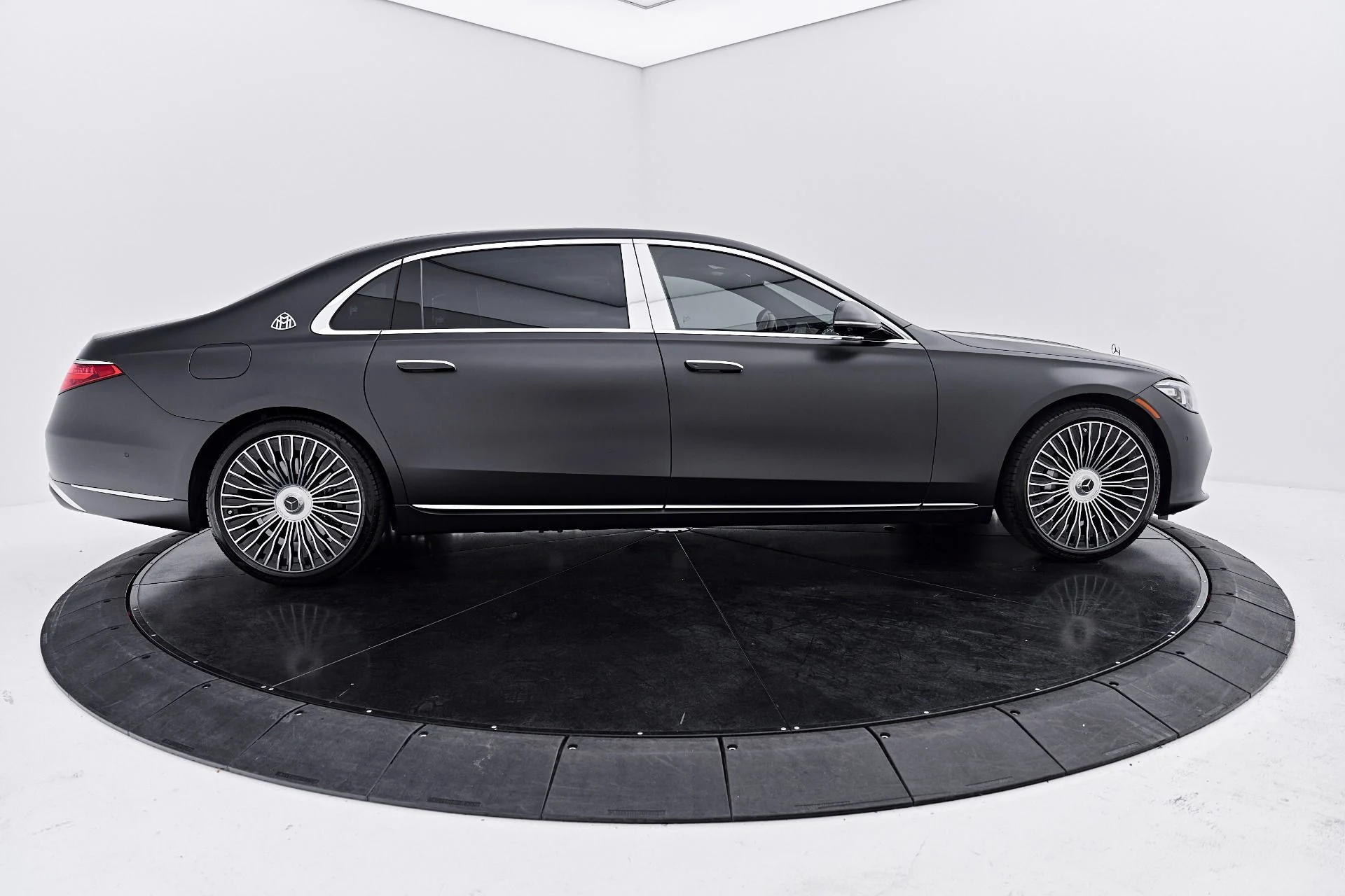 mph013_458751487_Used_2026_Mercedes_Benz_S_Class_Maybach_S_580_1790467883_595ef3dd85