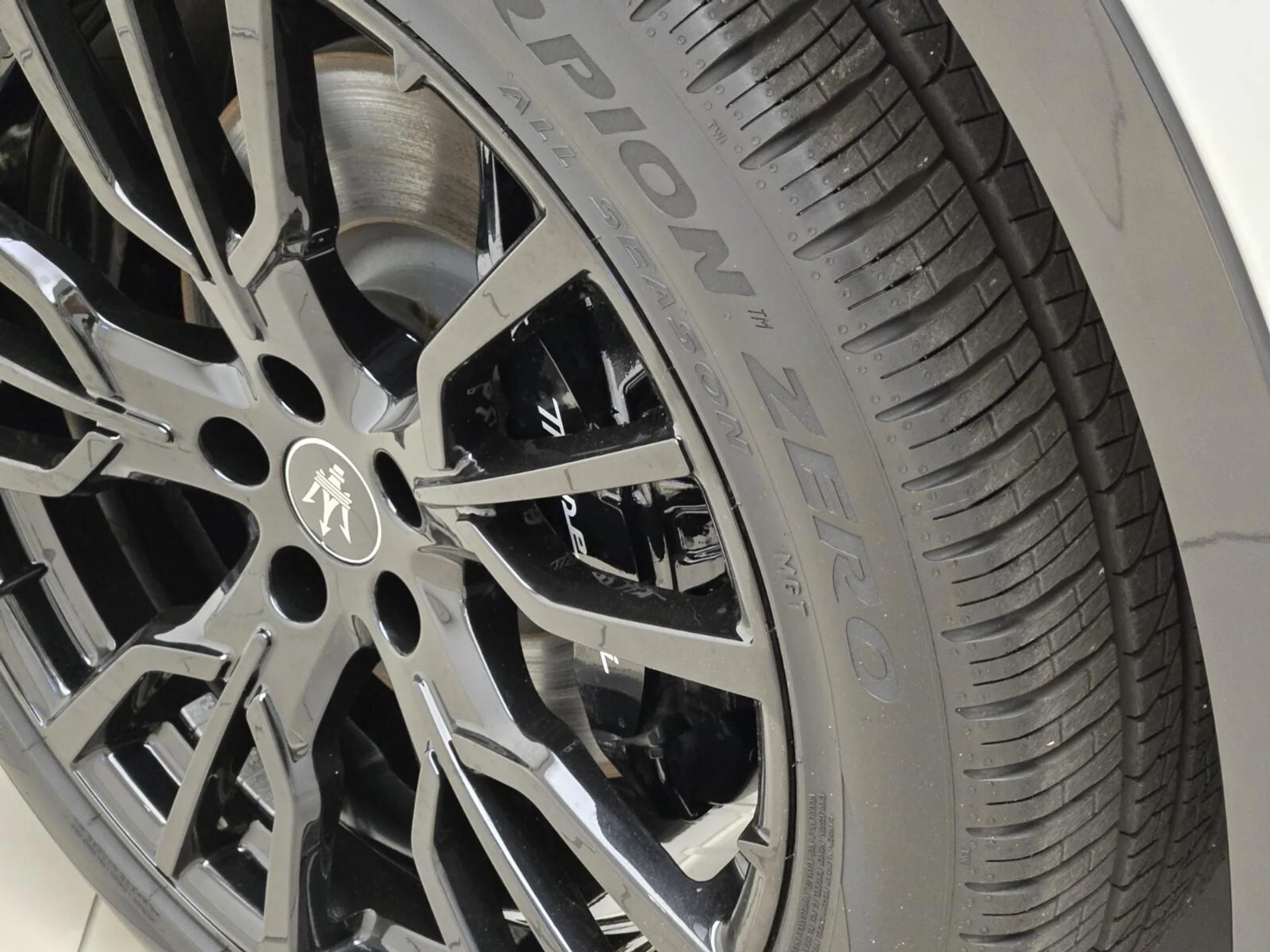 mph013_462061686_Used_2025_Maserati_Grecale_Modena_1767077599_a82e8ec2b6