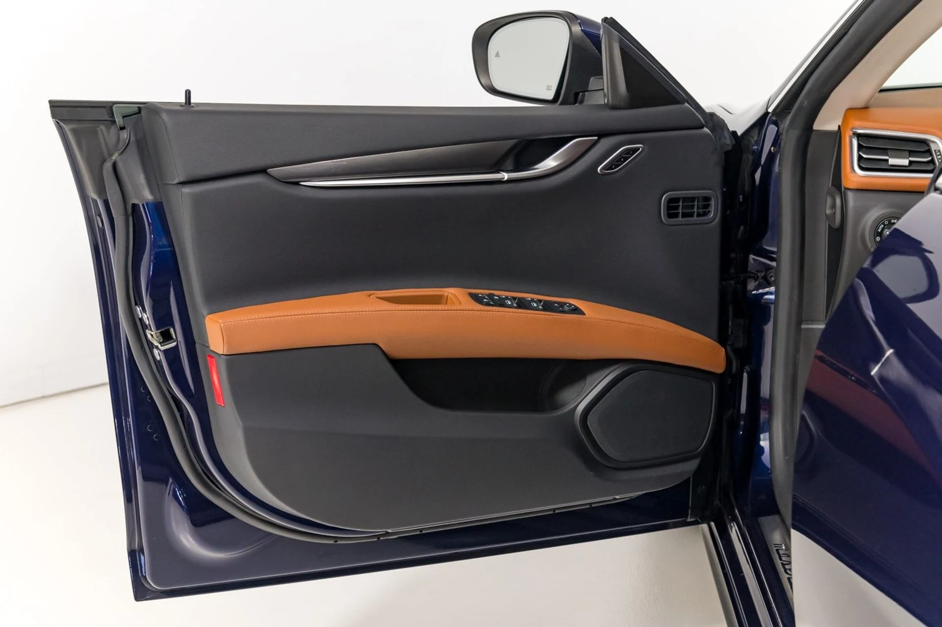 mph013_472821906_2649645cd6d3409c84d9d35c16137882_c173bb3405