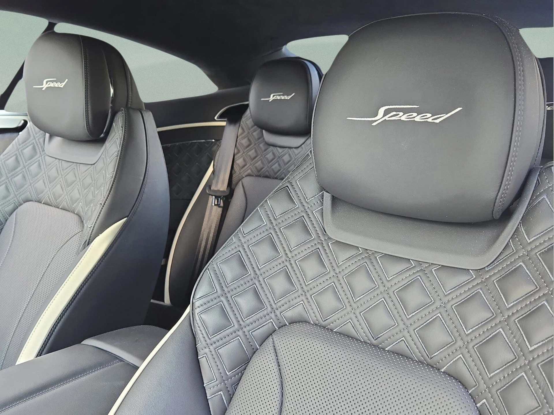 mph013_475125954_4c2006ad30b143e96999fce665a03b37x_ee4c2607b1