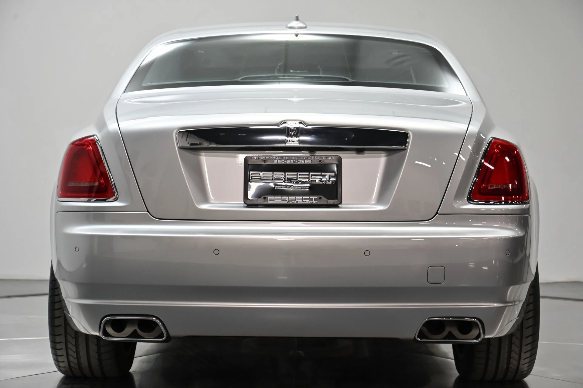 mph013_483210801_Used_2012_Rolls_Royce_Ghost_1757528739_85c3202eb4