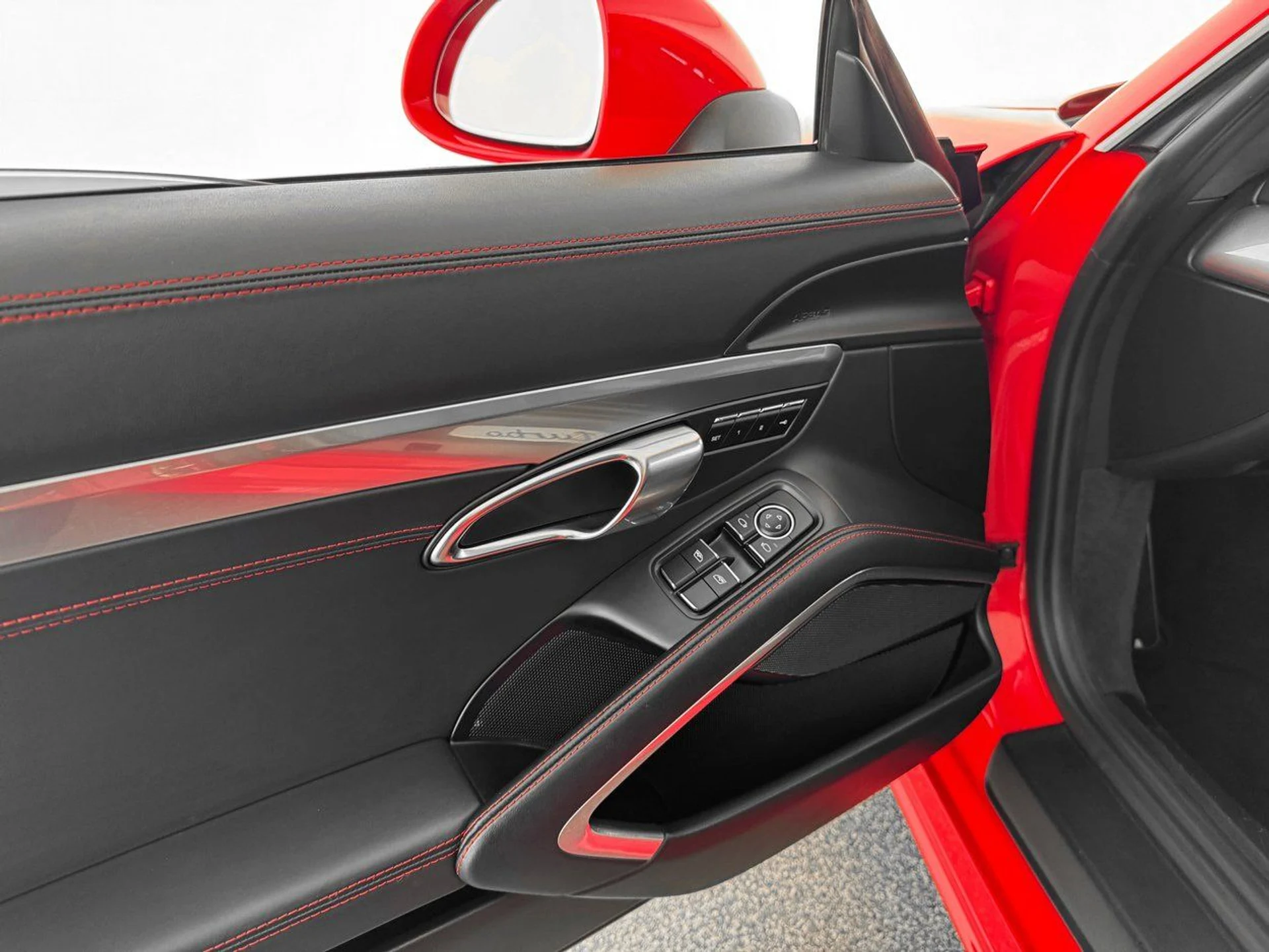 mph013_485991203_97e02fb21b2663a2e2a8fb92828c532ax_e87e582276