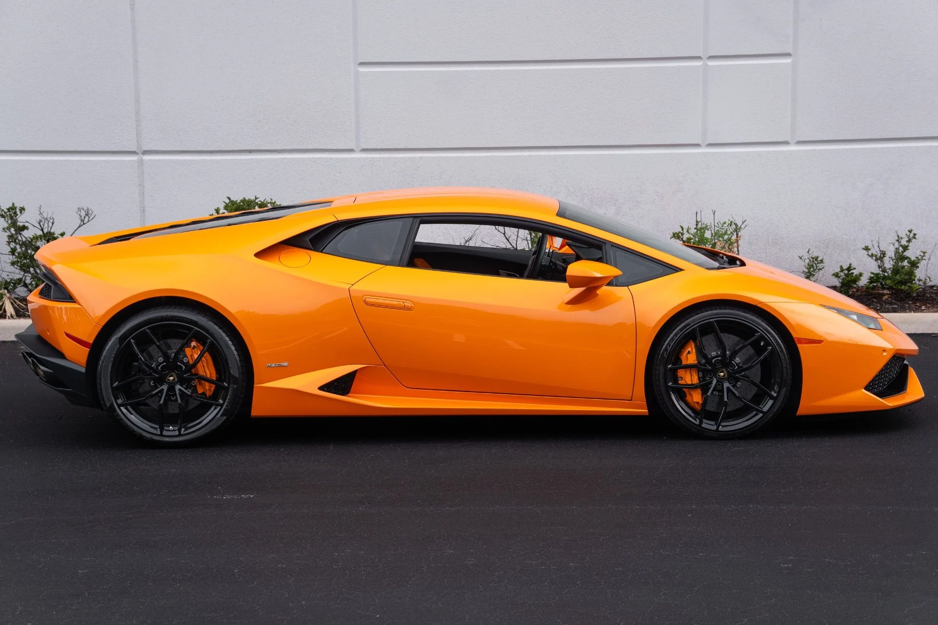 mph013_497843246_Used_2016_Lamborghini_Huracan_LP_610_4_1780109643_1227e0d51d