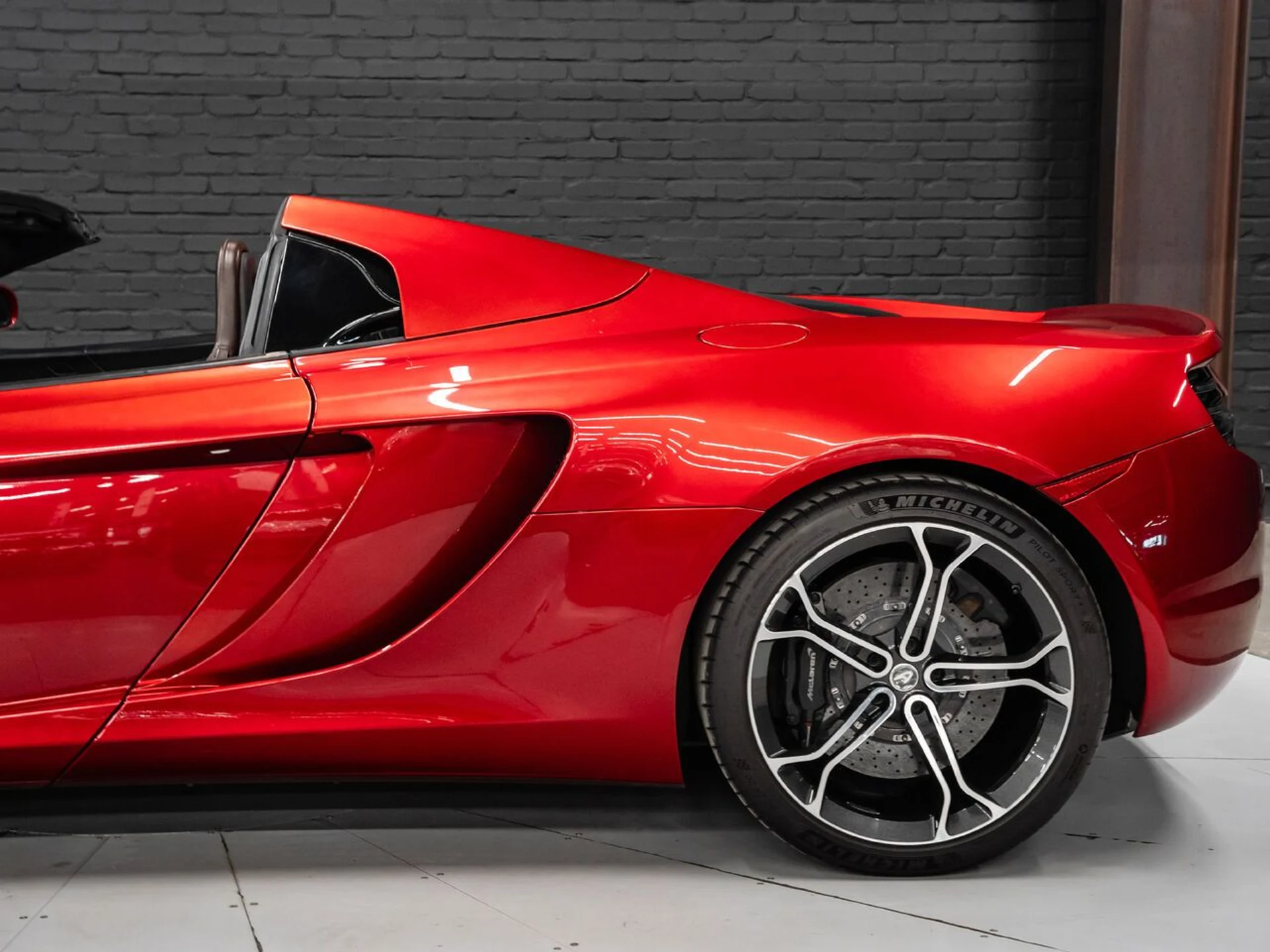 mph013_500186163_mclaren_mp4_12c_2014_95187da24e