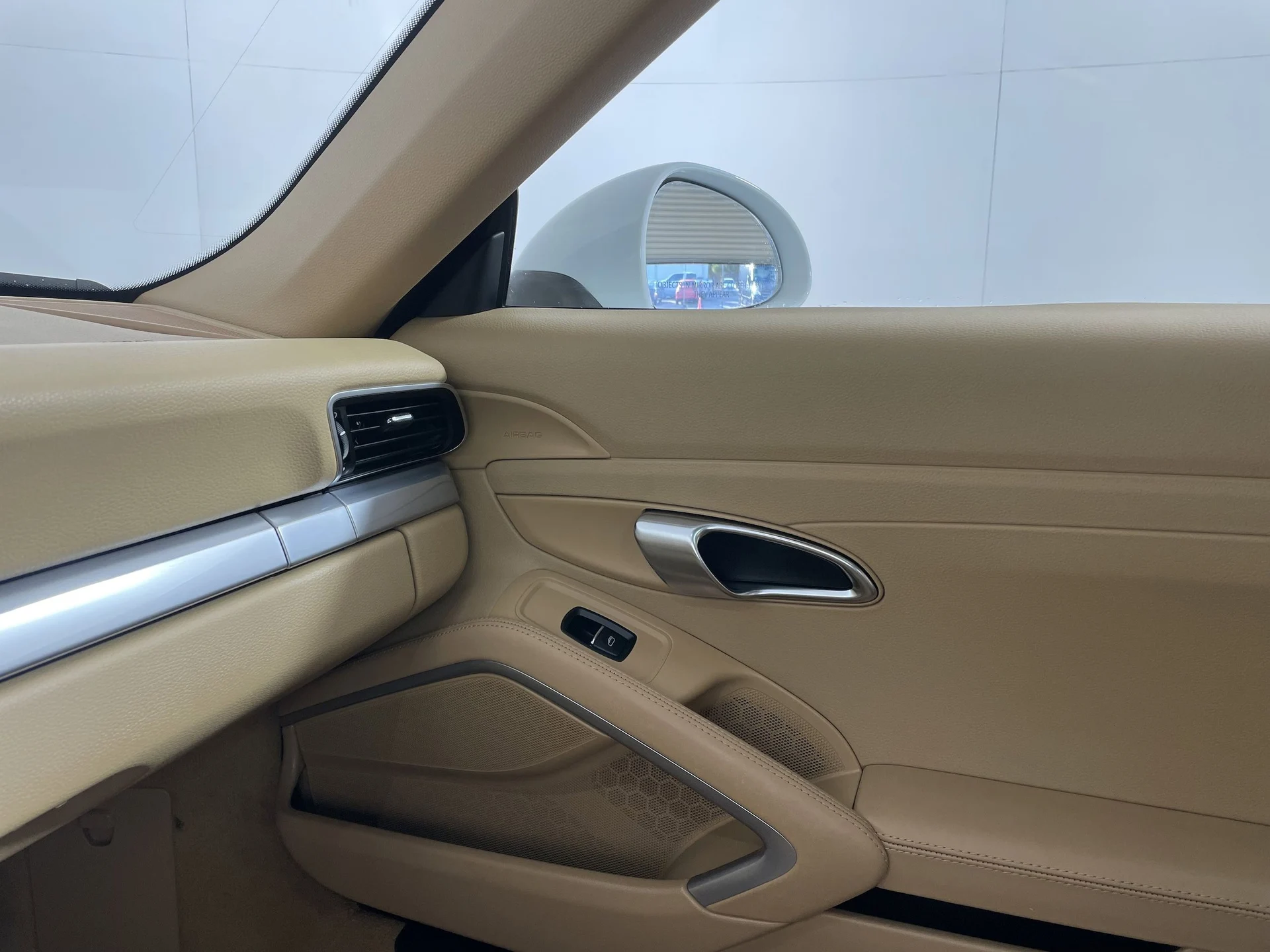 mph013_504497400_edc6b3fe03df2ef60d449063c376d808x_383557b1af