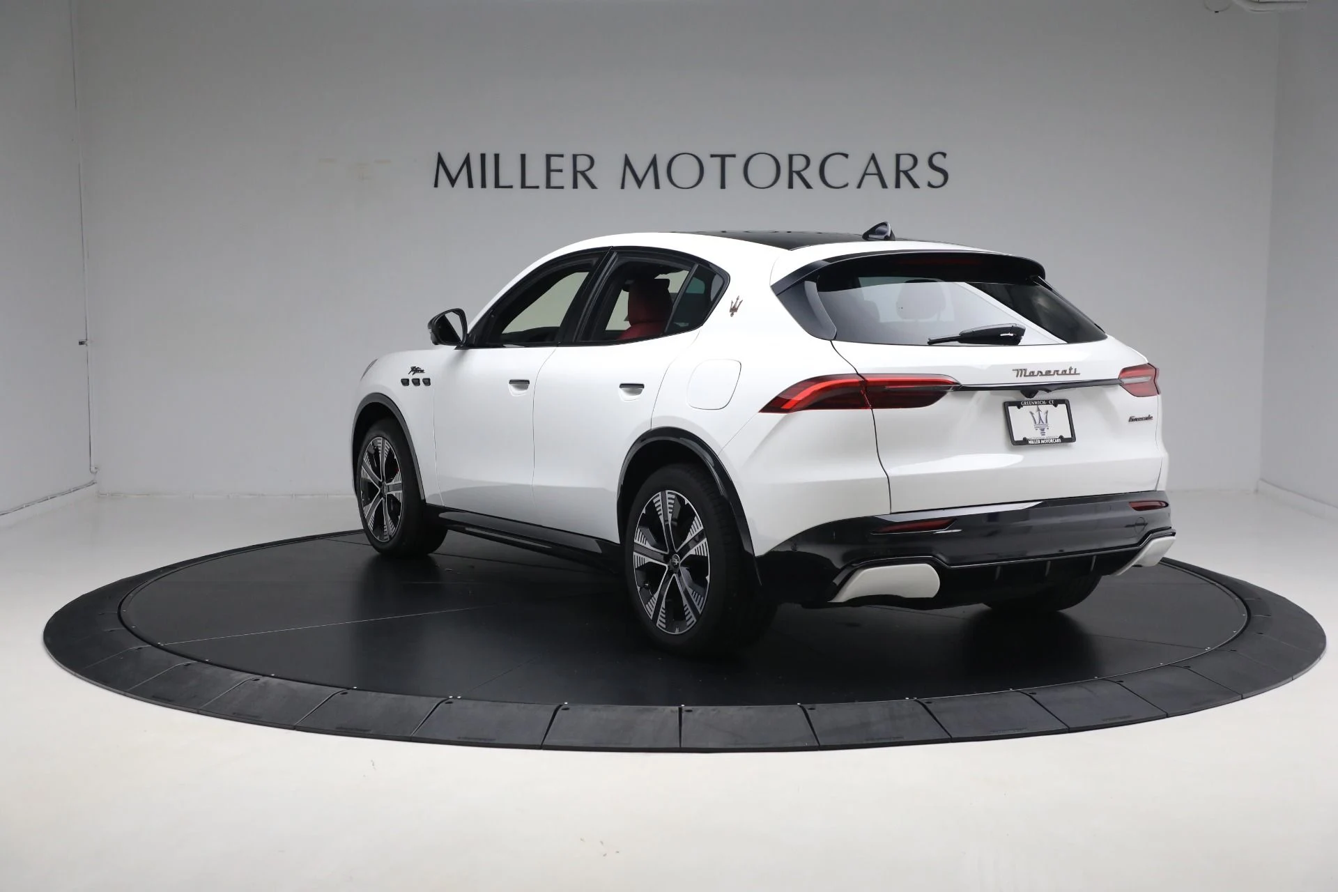 mph013_506188339_New_2025_Maserati_Grecale_Folgore_e4ba3bd667