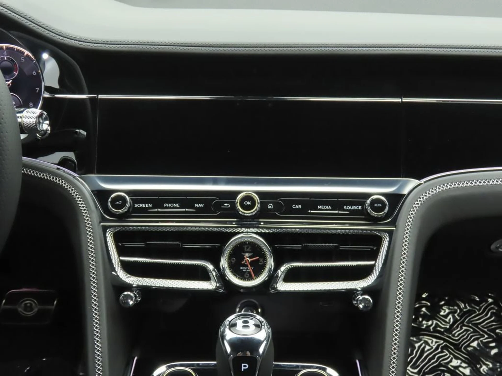 mph013_507513927_used_2022_bentley_flying_spur_w12sedan_8119_22917099_14_1024_dcf4a29605