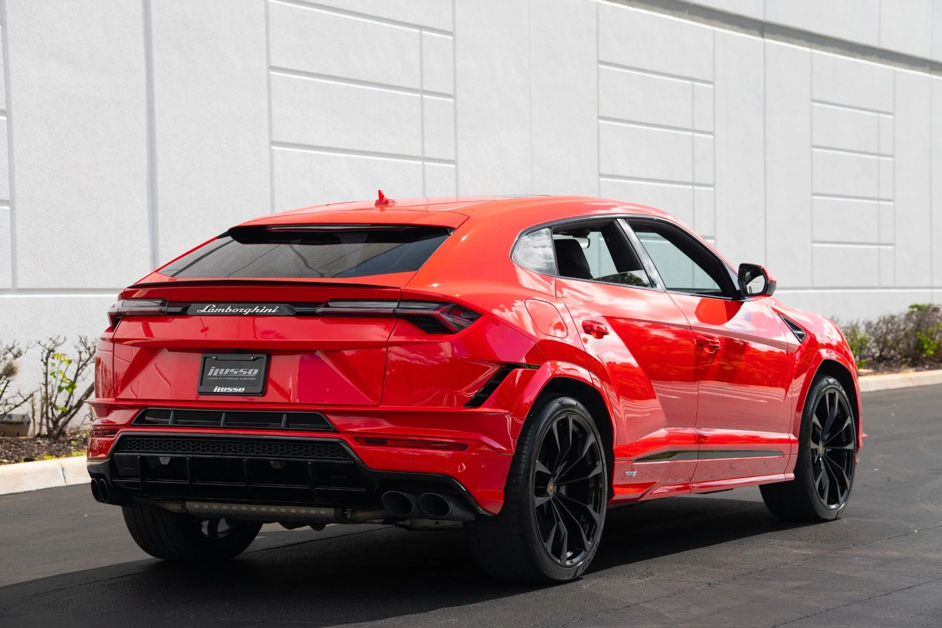 mph013_507880293_Used_2023_Lamborghini_Urus_S_1771018679_6798310764