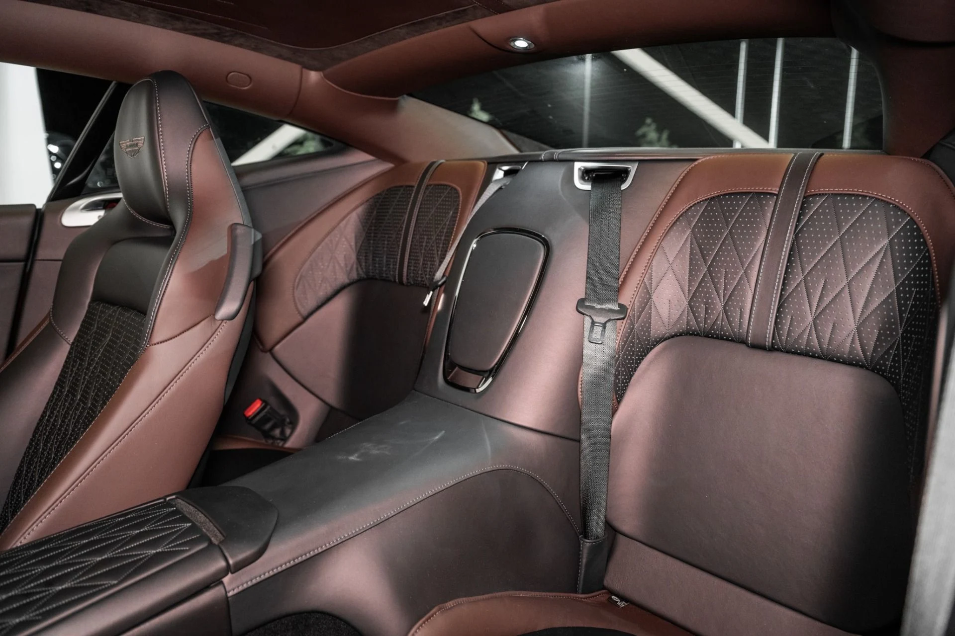 mph013_512513612_Used_2025_Aston_Martin_DB_12_Coupe_1748960287_df8761fd9b