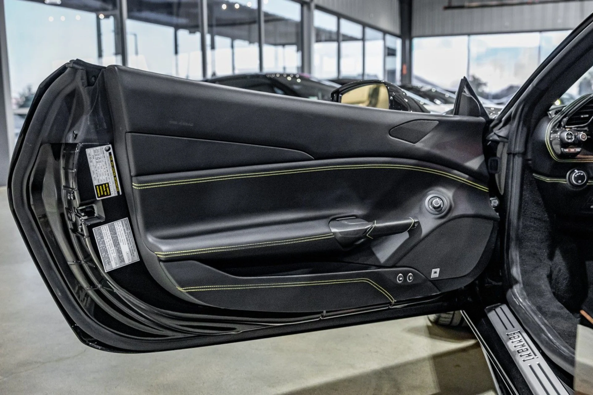 mph013_521158531_Kg_e8a24e0a8f