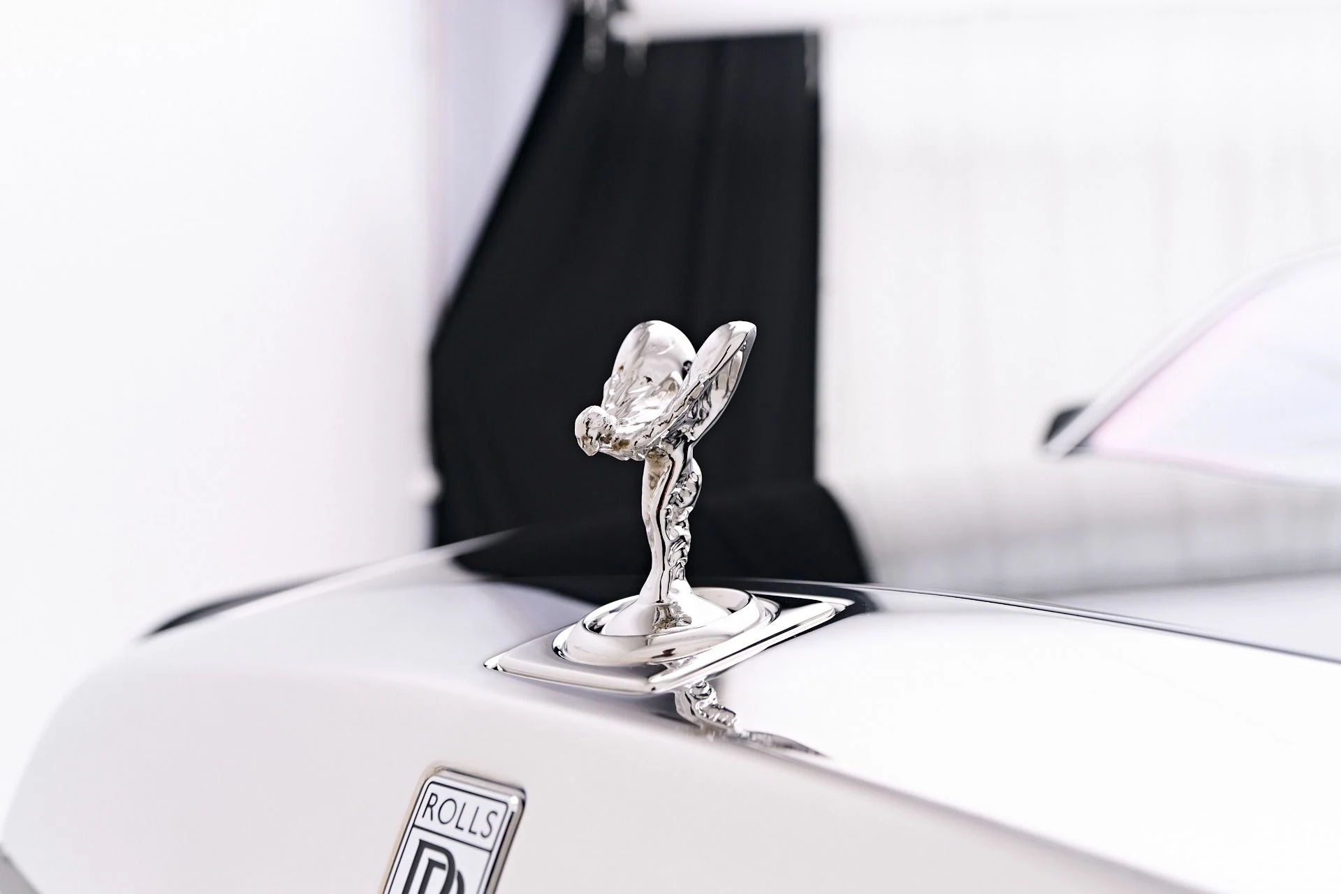 mph013_540264003_Used_2024_Rolls_Royce_Phantom_Base_1751933466_1cc31b4e4d