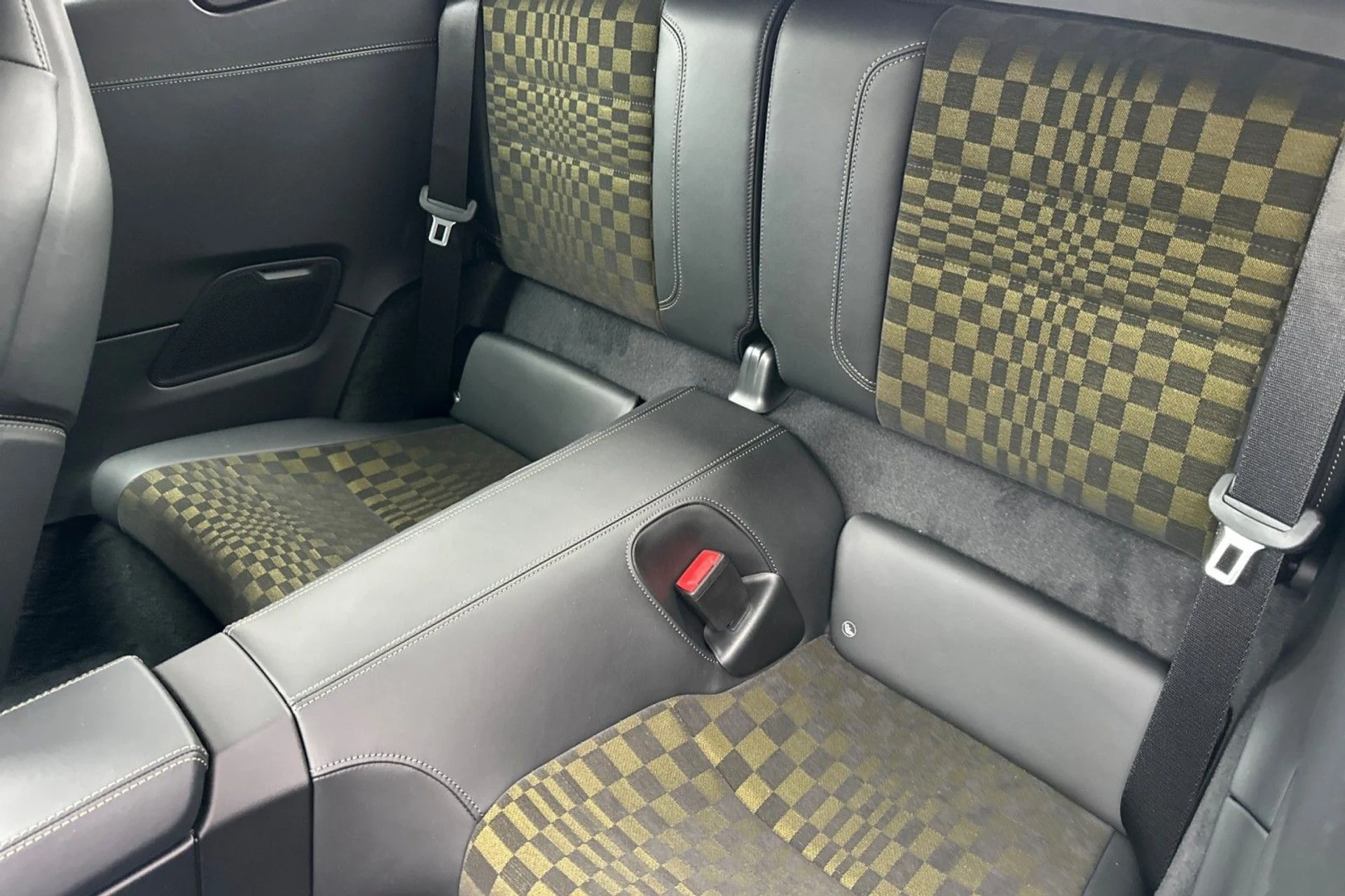 mph013_547385336_8d2fb8f5fcc4a9d21b25e388ec17e15d_c130cfe330