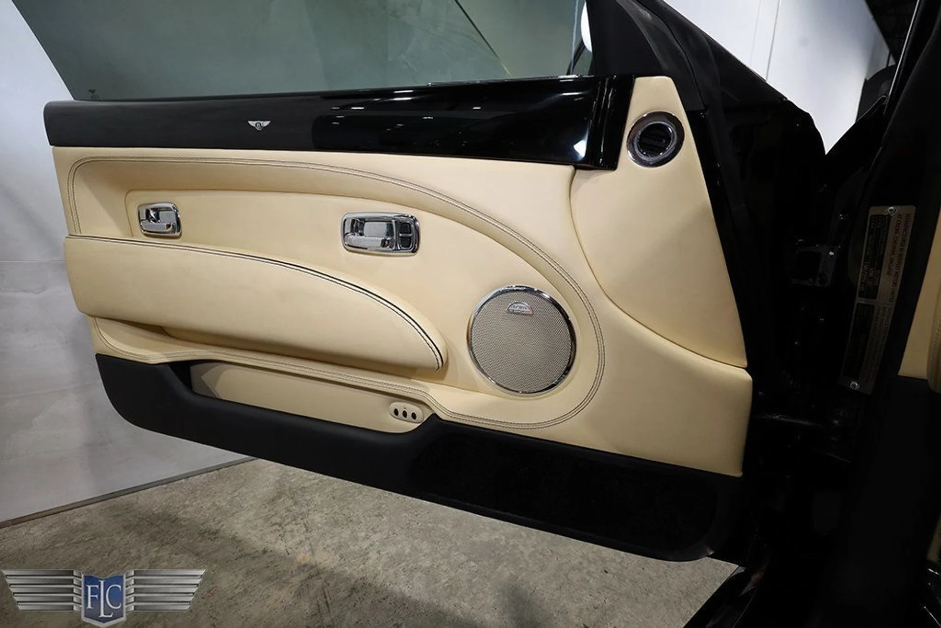 mph013_54819485_used_2009_bentley_brooklands_2drcoupe_9689_23015098_14_1024_1493bee224