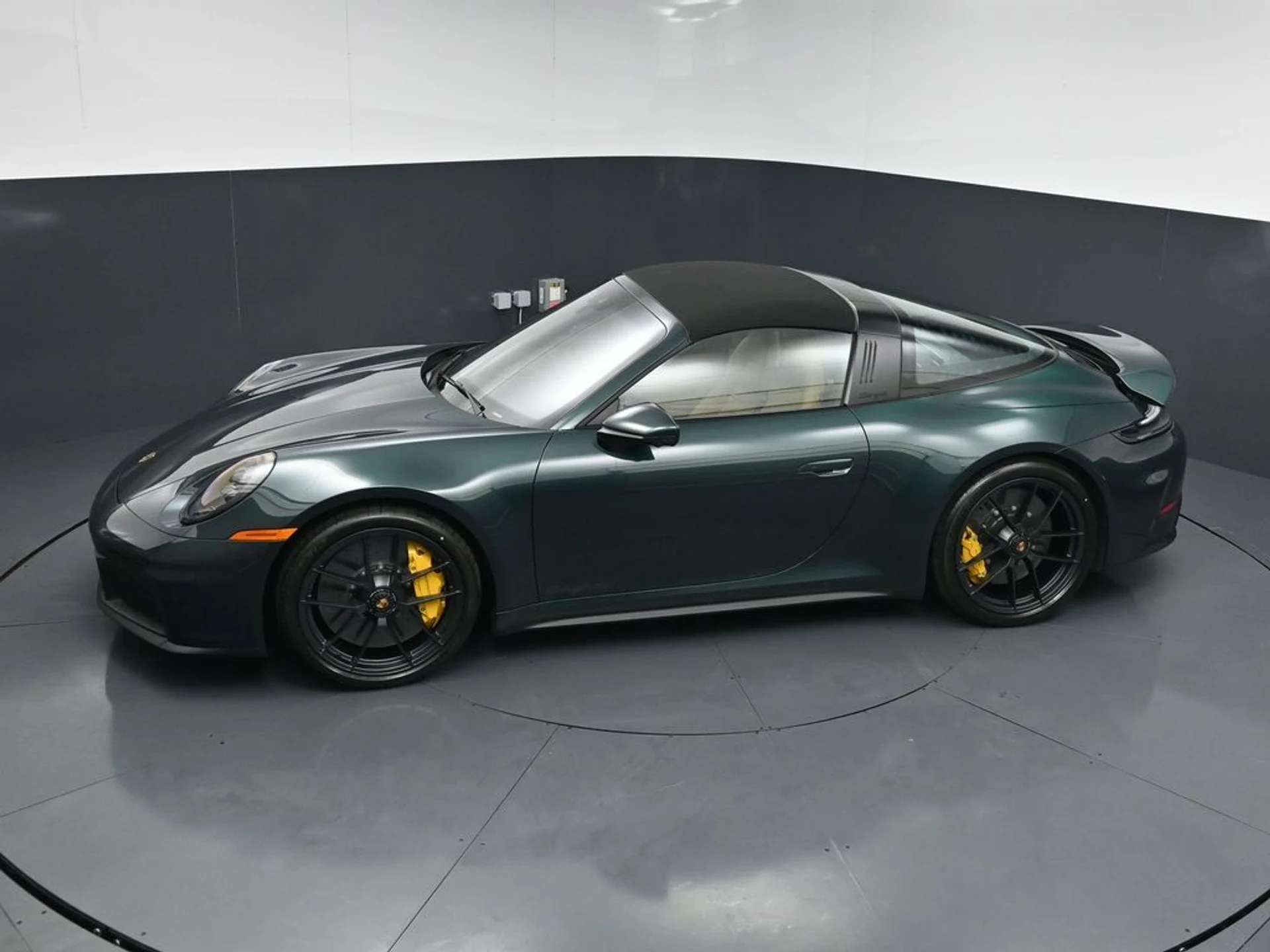 mph013_548444871_f075ec0130f915c75f5c3760ba530904x_00b39434cd