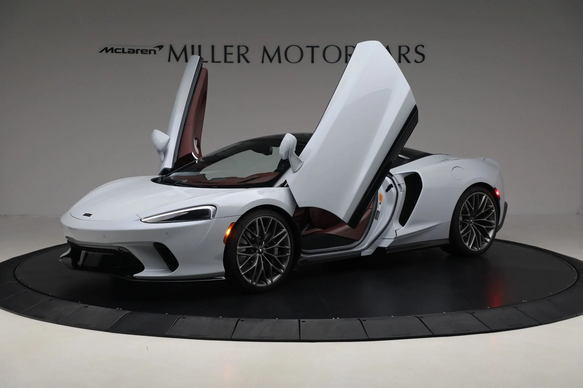 mph013_55183787_Used_2023_Mc_Laren_GT_Luxe_3ed3e274cb