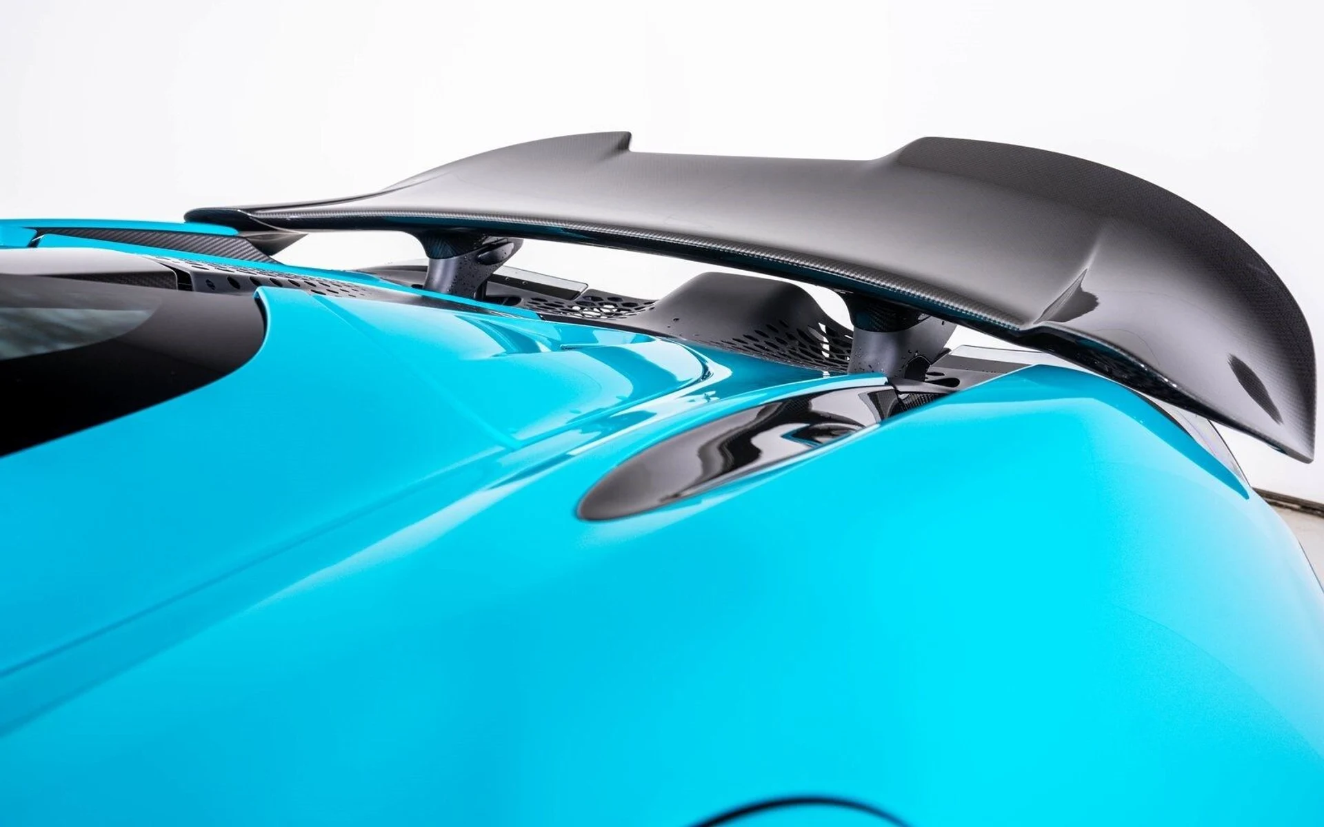 mph013_553085246_777121af2ecf2fd7a3fd79b45b0e4a0ax_42ee3a8d4b