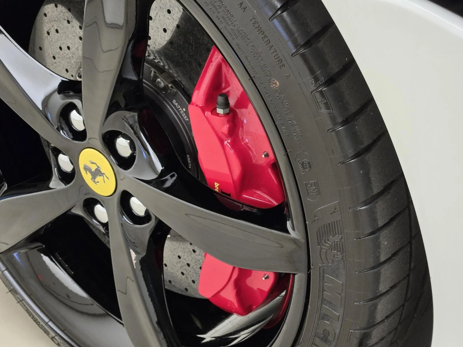 mph013_557167120_Used_2023_Ferrari_Portofino_1755328592_5a009db114