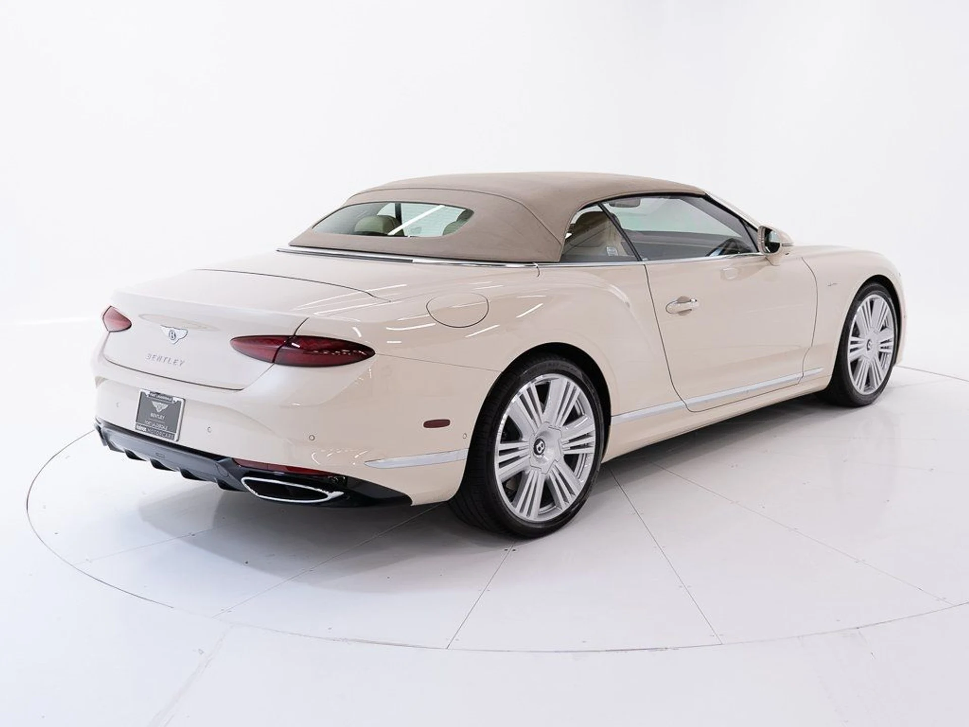 mph013_557424734_a1e25cce1b39f36539fb8145876d6727_29da7e8e6f