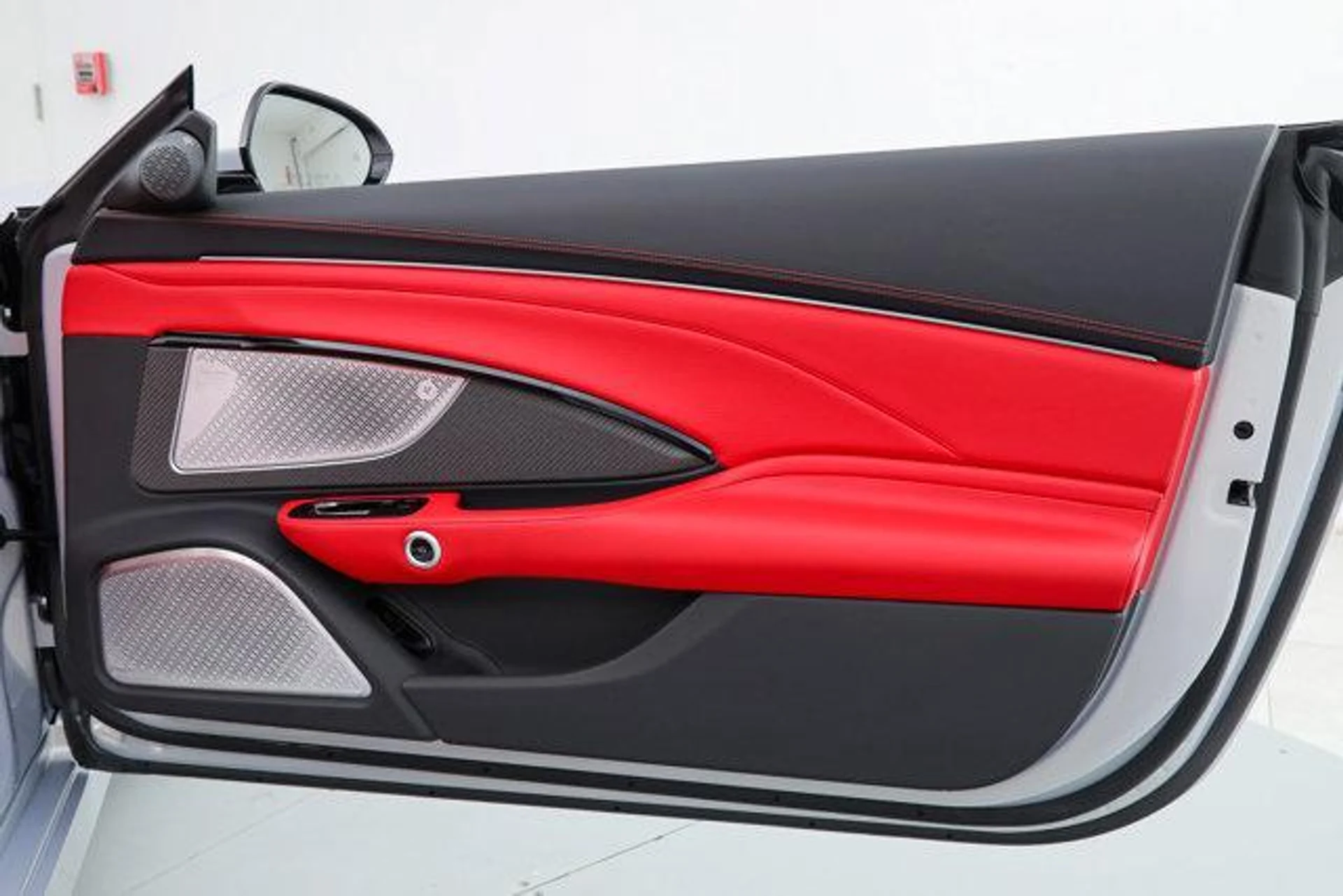 mph013_562148722_nz8b_Y_Zv_S7z_Qa6_Uut_N1_Fo_Lx_Mt_XWY_ddb4de6692