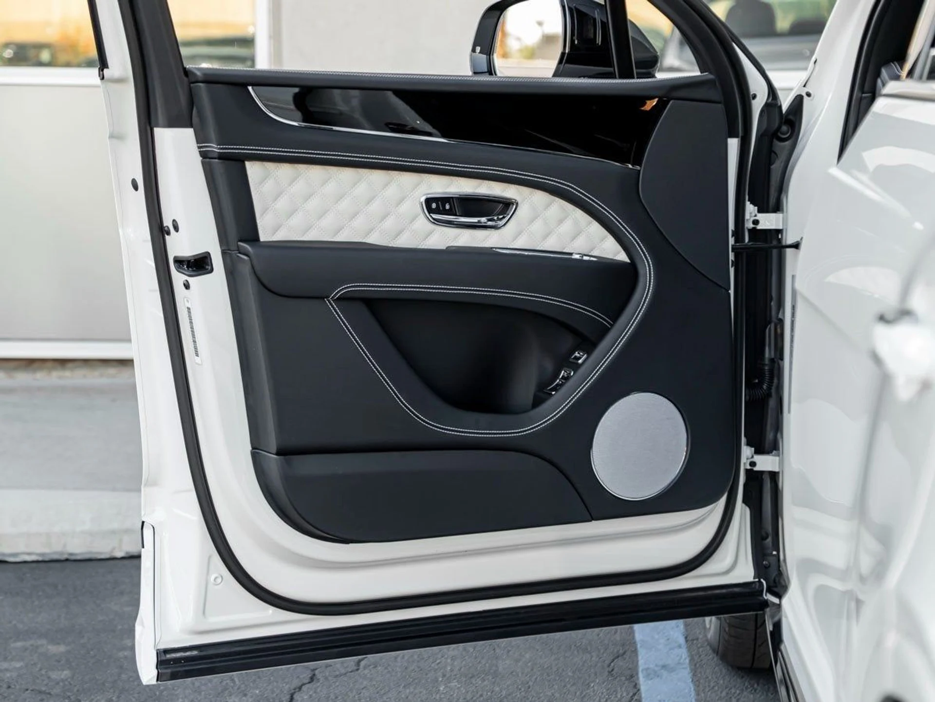 mph013_56622952_14_c26577227e