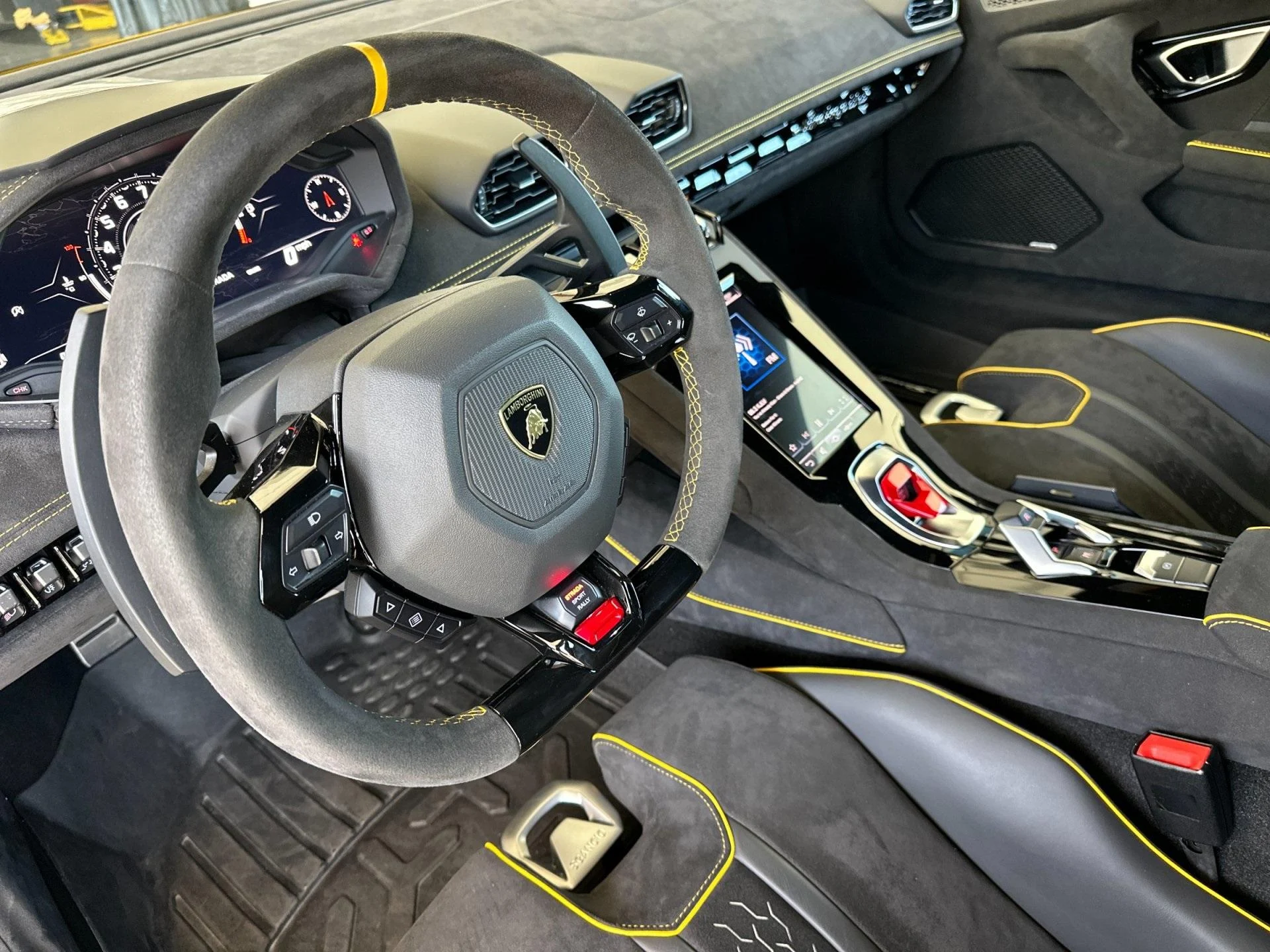 mph013_567035819_Used_2023_Lamborghini_Huracan_Sterrato_Base_1747423537_4eb7e4a38c