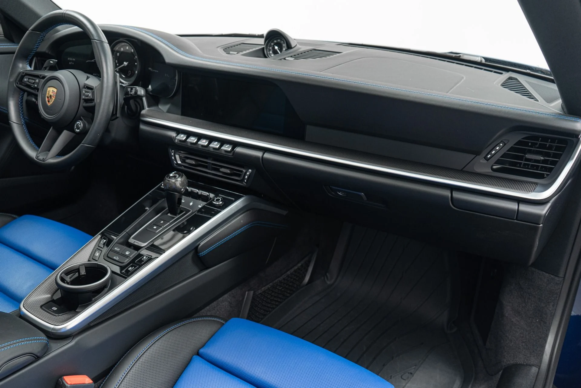mph013_569192019_Used_2022_Porsche_911_Carrera_Premium_Package_Plus_Two_Tone_Interior_1780607080_e116d28411