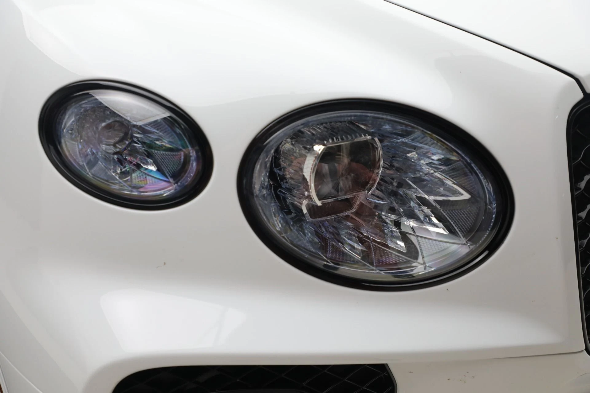 mph013_575705264_Used_2023_Bentley_Bentayga_EWB_Azure_V8_afc8f43fce
