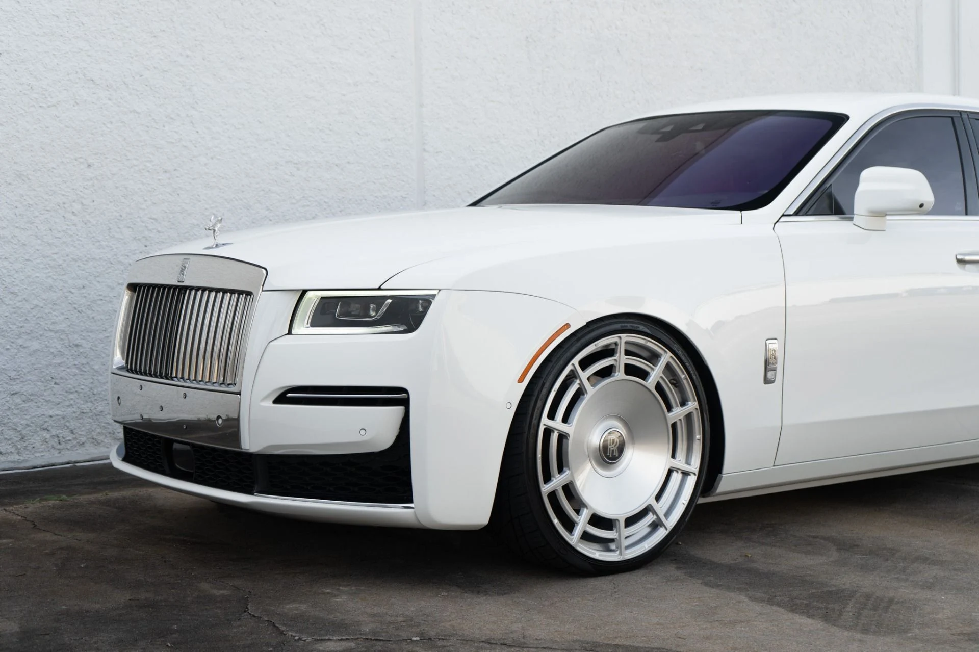 mph013_582693729_Used_2022_Rolls_Royce_Ghost_1771452003_cc05219362