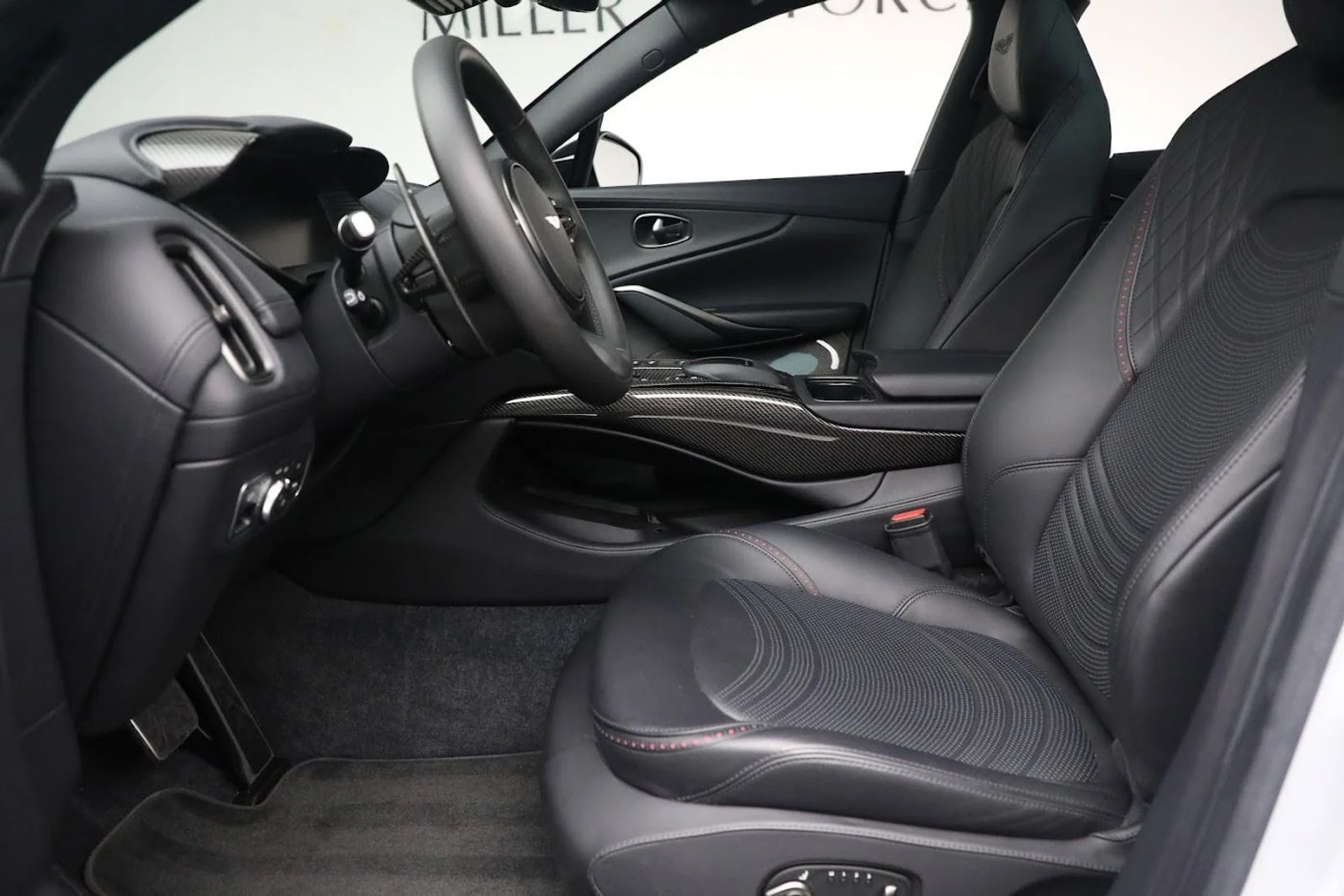 mph013_58318152_Used_2023_Aston_Martin_DBX_707_4154b436ca