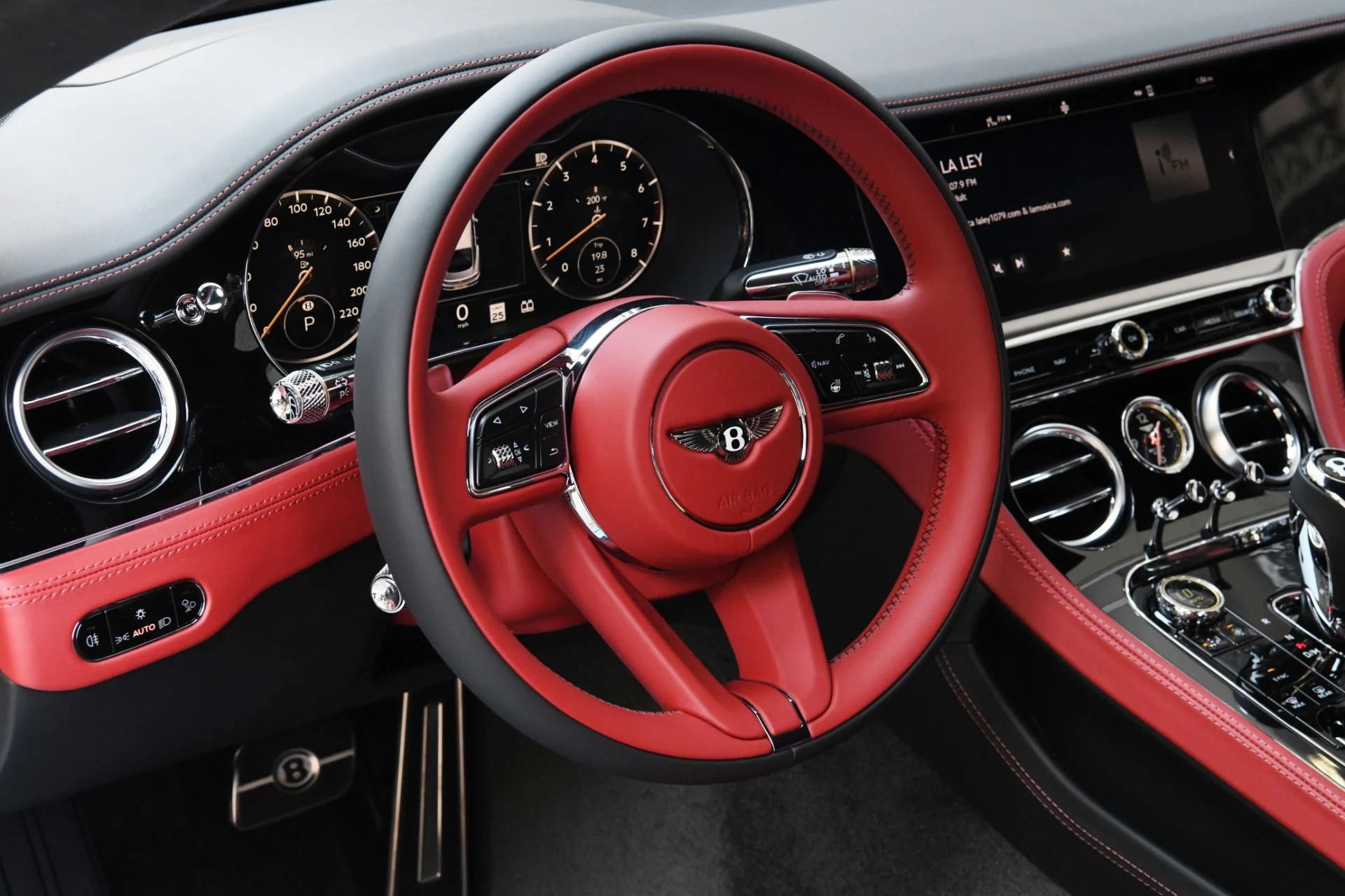 mph013_586759865_Used_2022_Bentley_continental_GT_GT_V8_1722292187_117ad44bdc