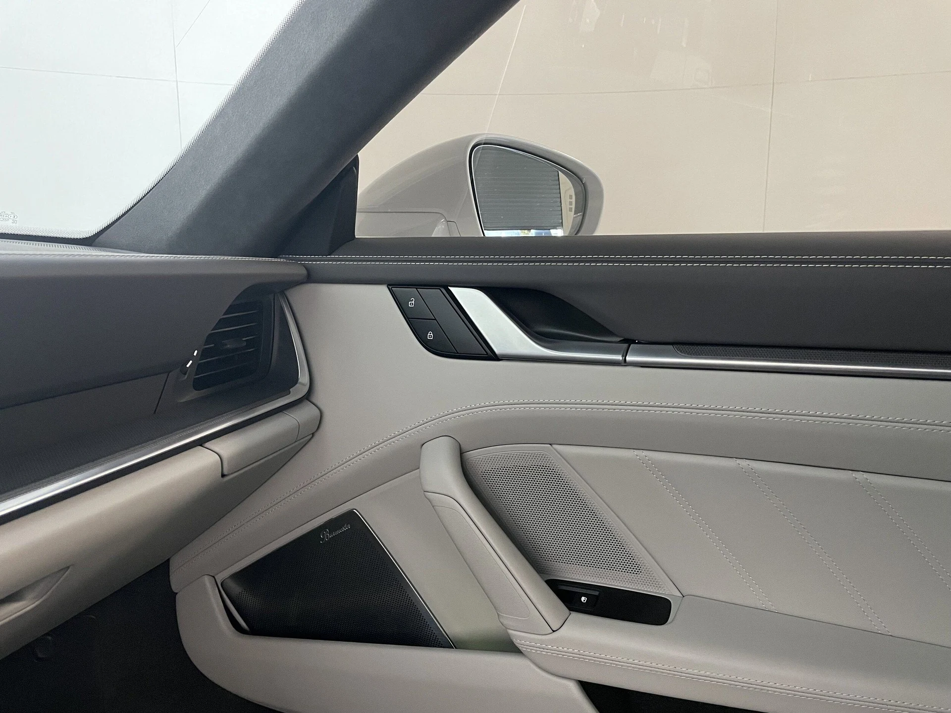 mph013_587839730_dd38ae65bd0616107fd8b81f05873153x_8026e60a16