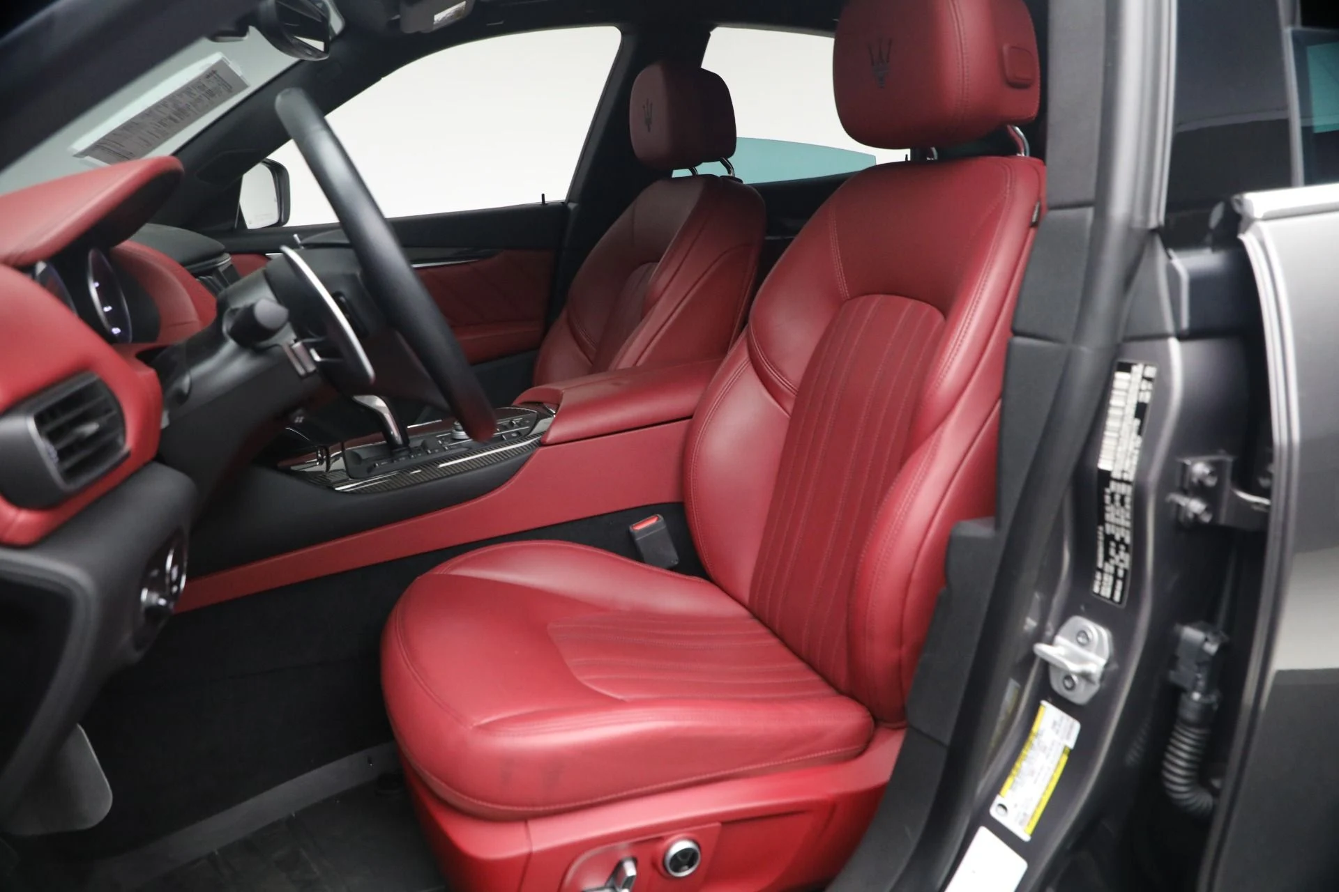 mph013_60369801_Used_2023_Maserati_Levante_Modena_1784320725_c2c6ebb30e