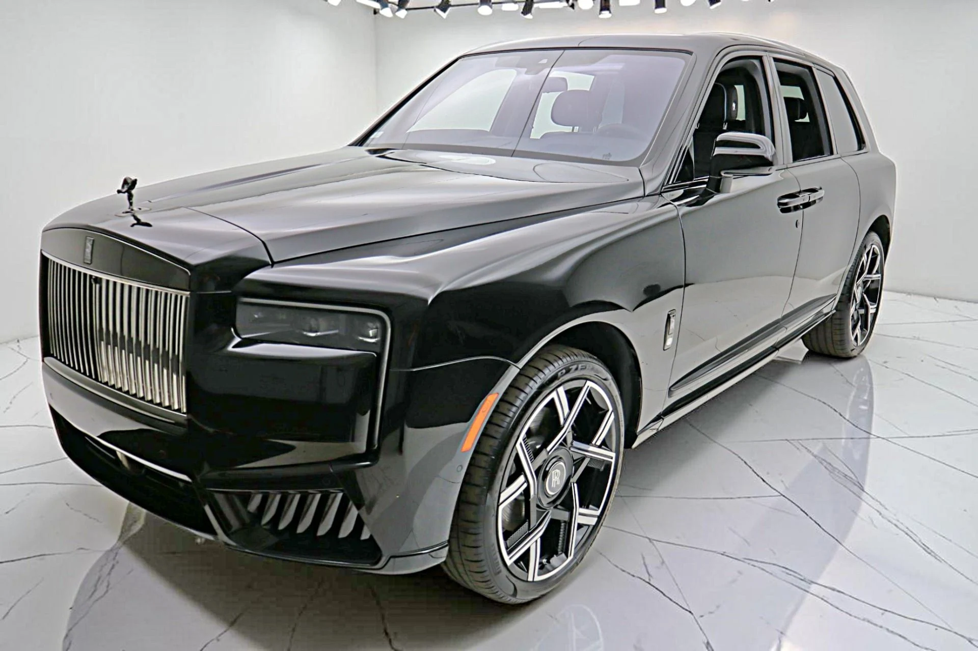 mph013_605891656_New_2027_Rolls_Royce_Black_Badge_Cullinan_3a591df57b