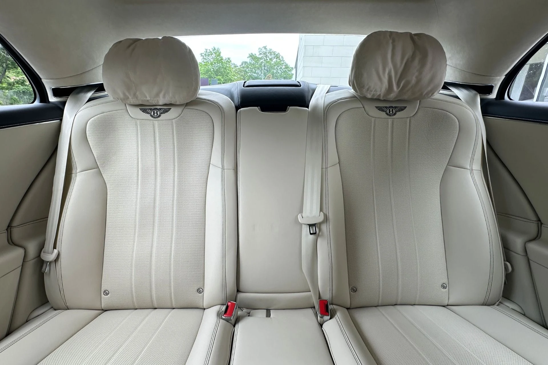 mph013_60677169_Used_2023_Bentley_Flying_Spur_Hybrid_Hybrid_1782128898_58f3504994