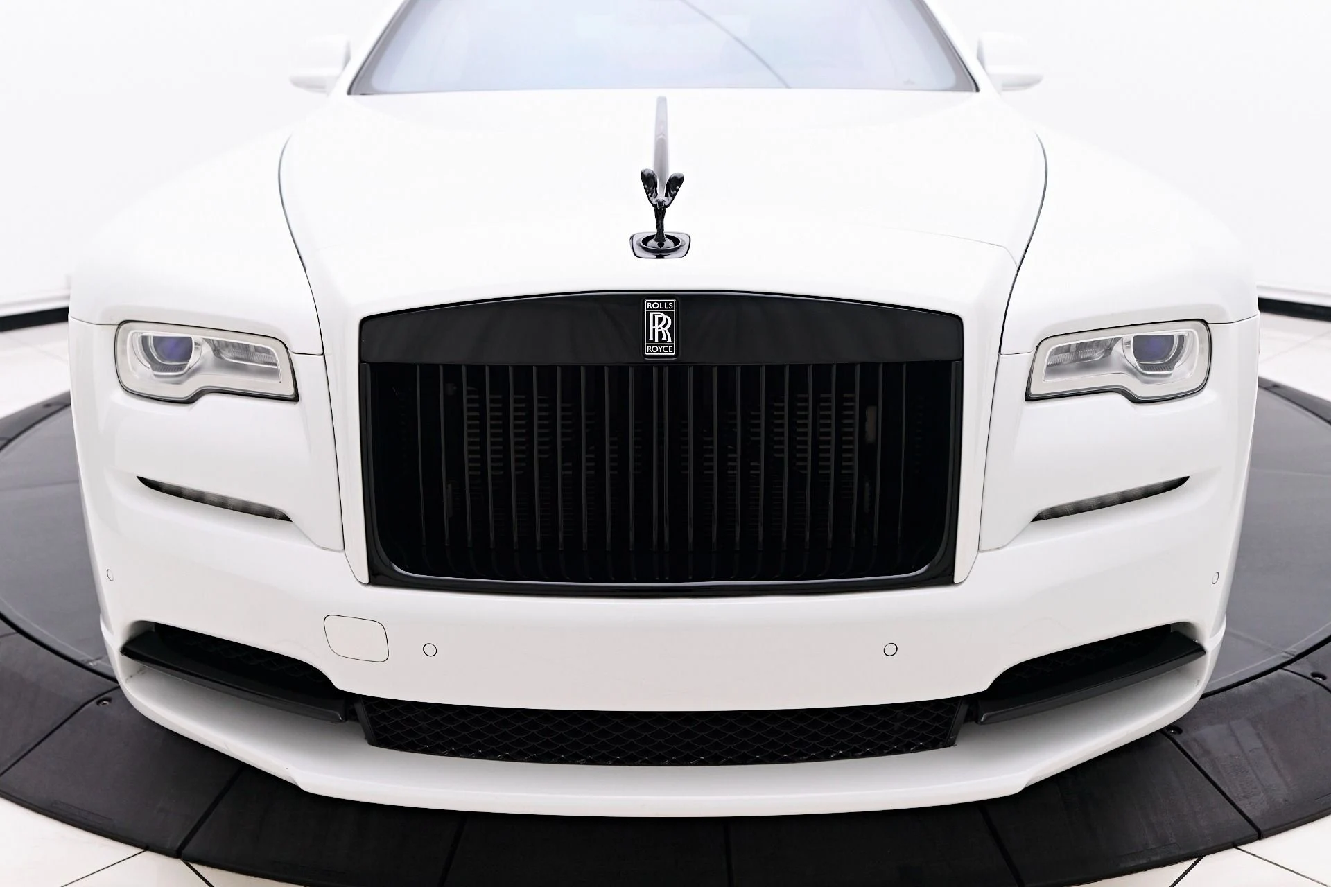 mph013_607599634_Used_2018_Rolls_Royce_Wraith_Base_1758573620_0dbaffadbc