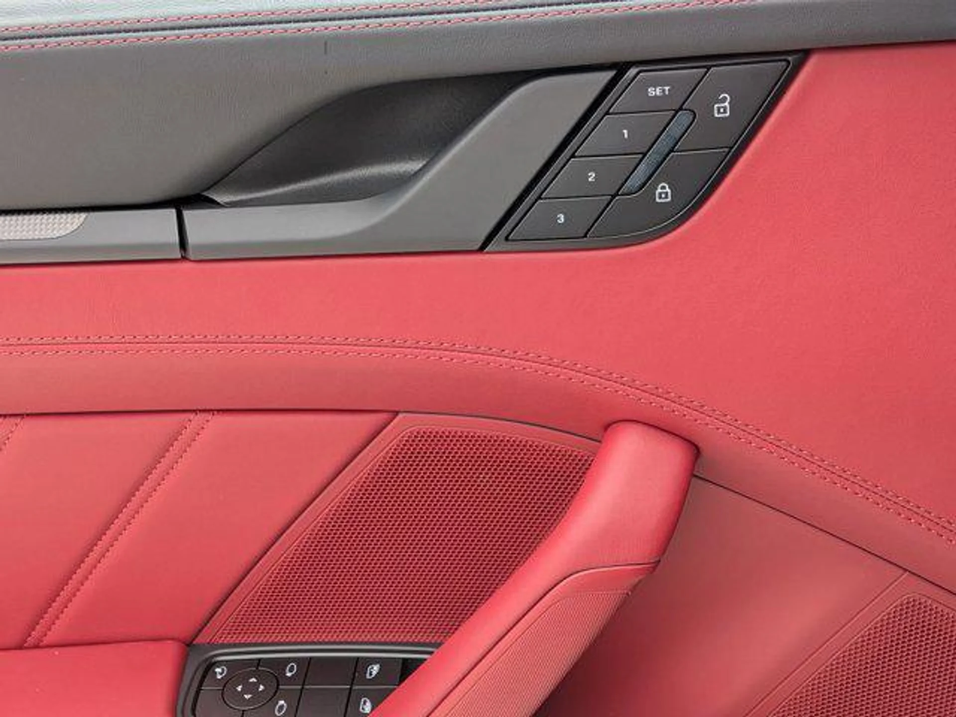 mph013_609645180_V_Cj_Kom_RA_K5783_HG_Suj_NR_9_W_Pby_U_b895c474d5