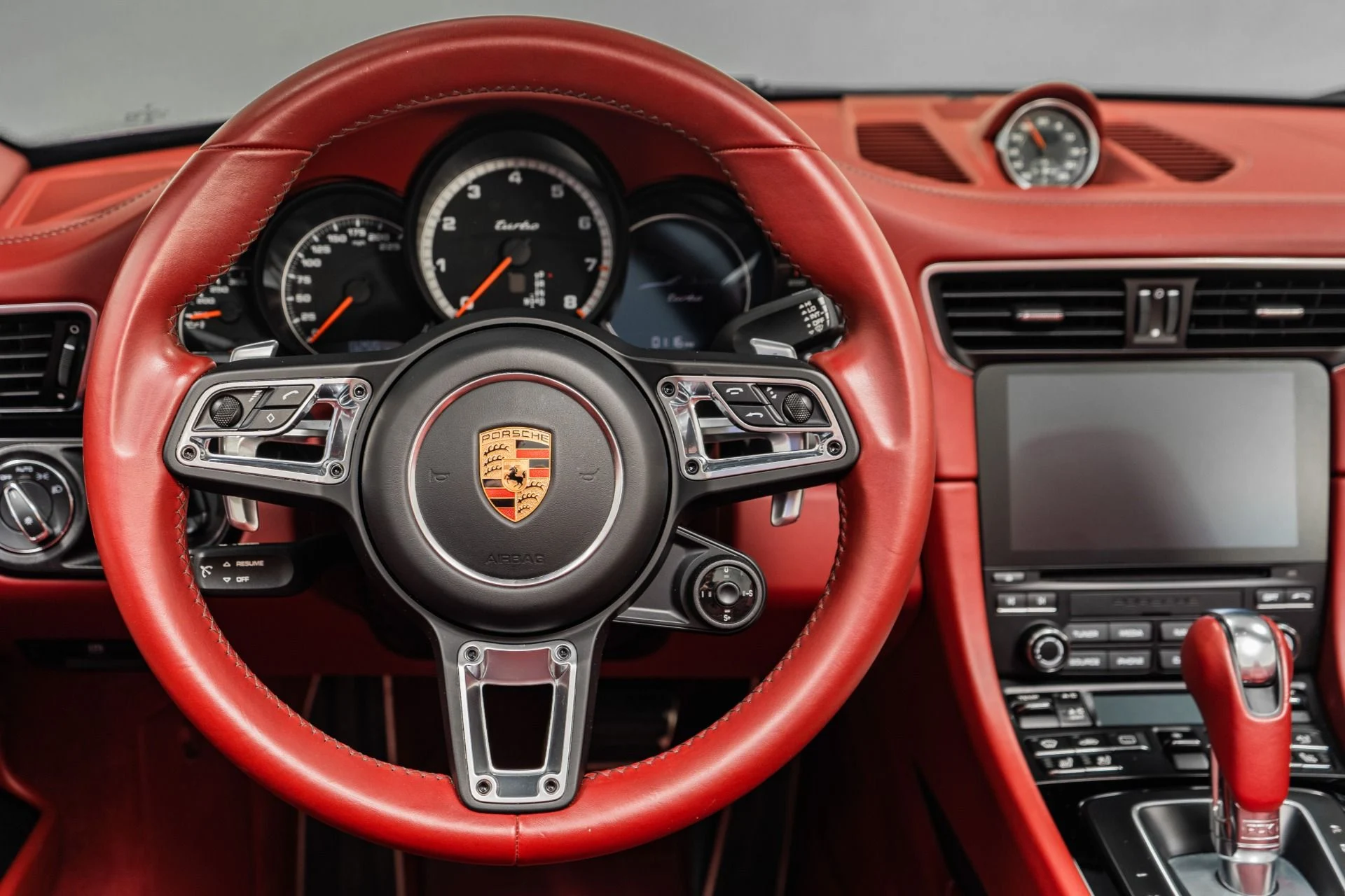 mph013_611094247_Used_2018_Porsche_911_Turbo_Cabriolet_1673296611_4536eb9601
