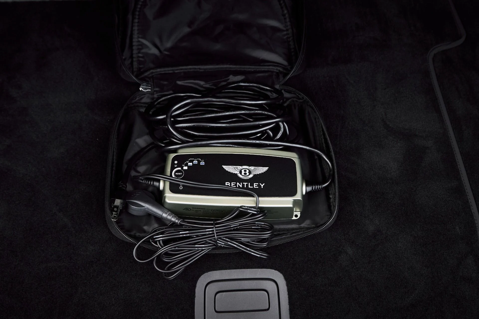 mph013_611381169_Used_2024_Bentley_Continental_GT_V8_S_1764464364_7b5daaead0