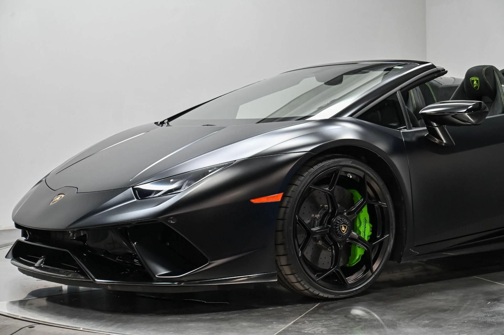 mph013_614522867_Used_2019_Lamborghini_Huracan_Performante_1756916743_4a2e3782c6