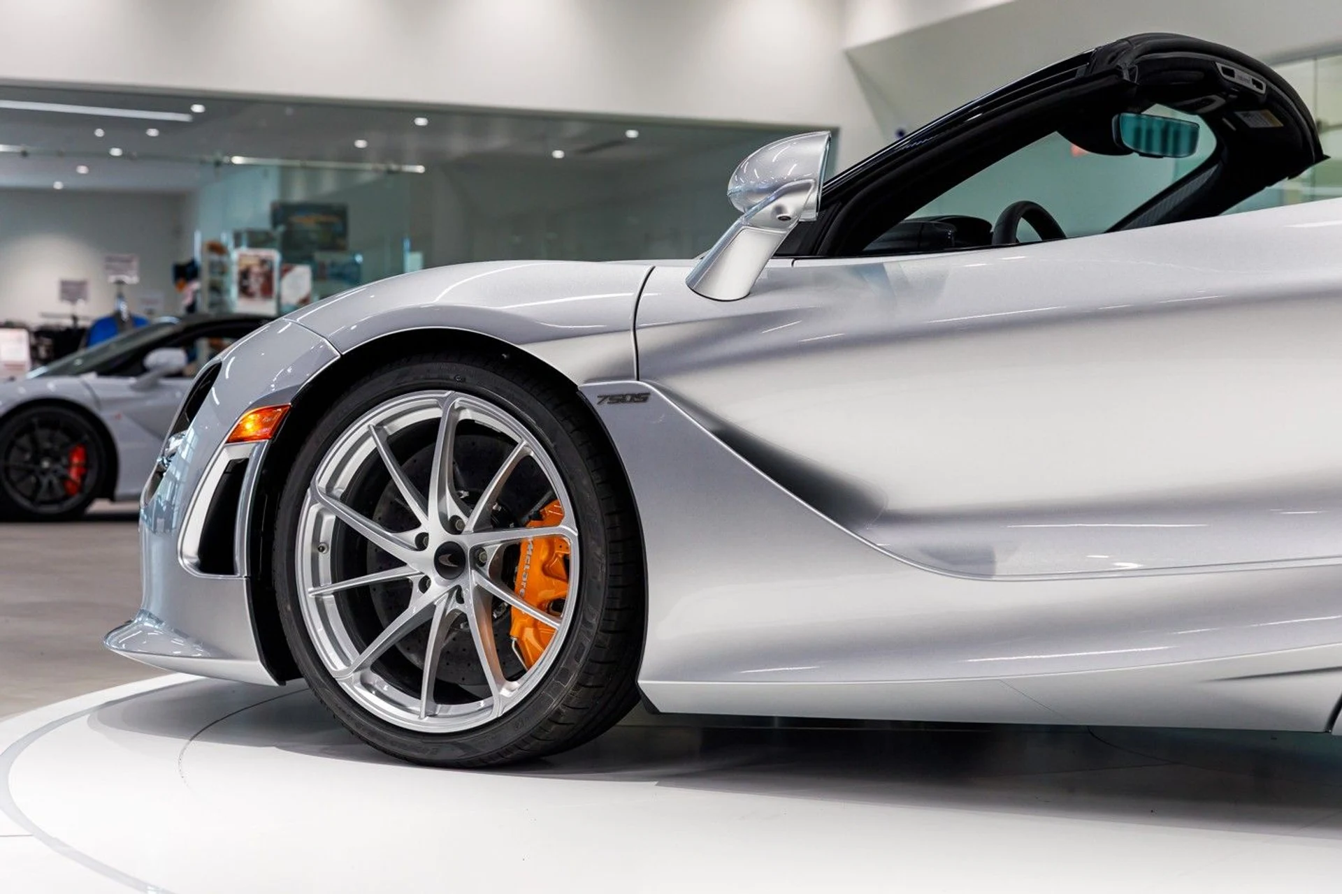 mph013_615993273_629_p14_l_14e37abb74