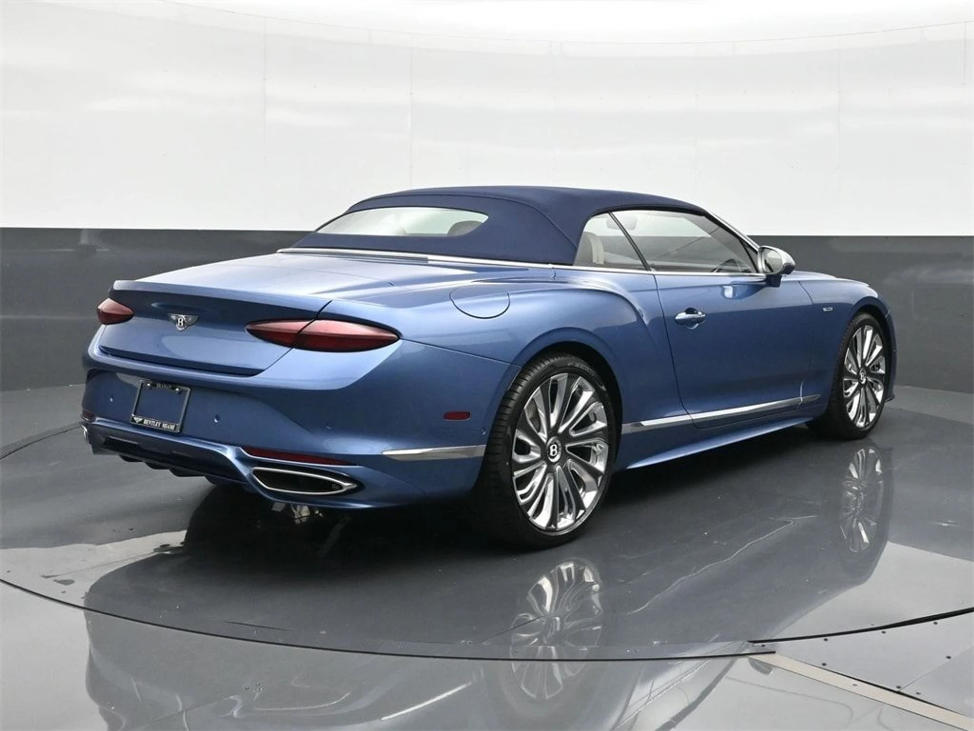 mph013_617129724_4d22890a259f77ac4ff5b5243f66f311x_b7a992de3f