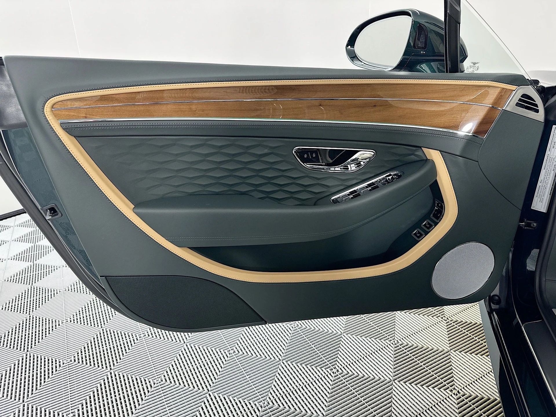 mph013_624132460_14_480fe455b1