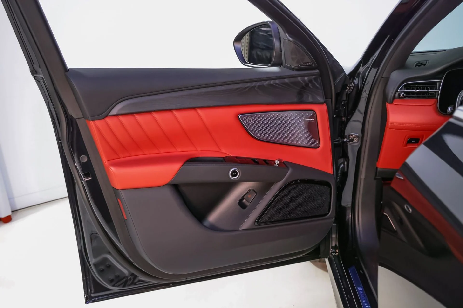 mph013_625947270_578e7409419d4240851c7bf22d8225c7_22365666cb