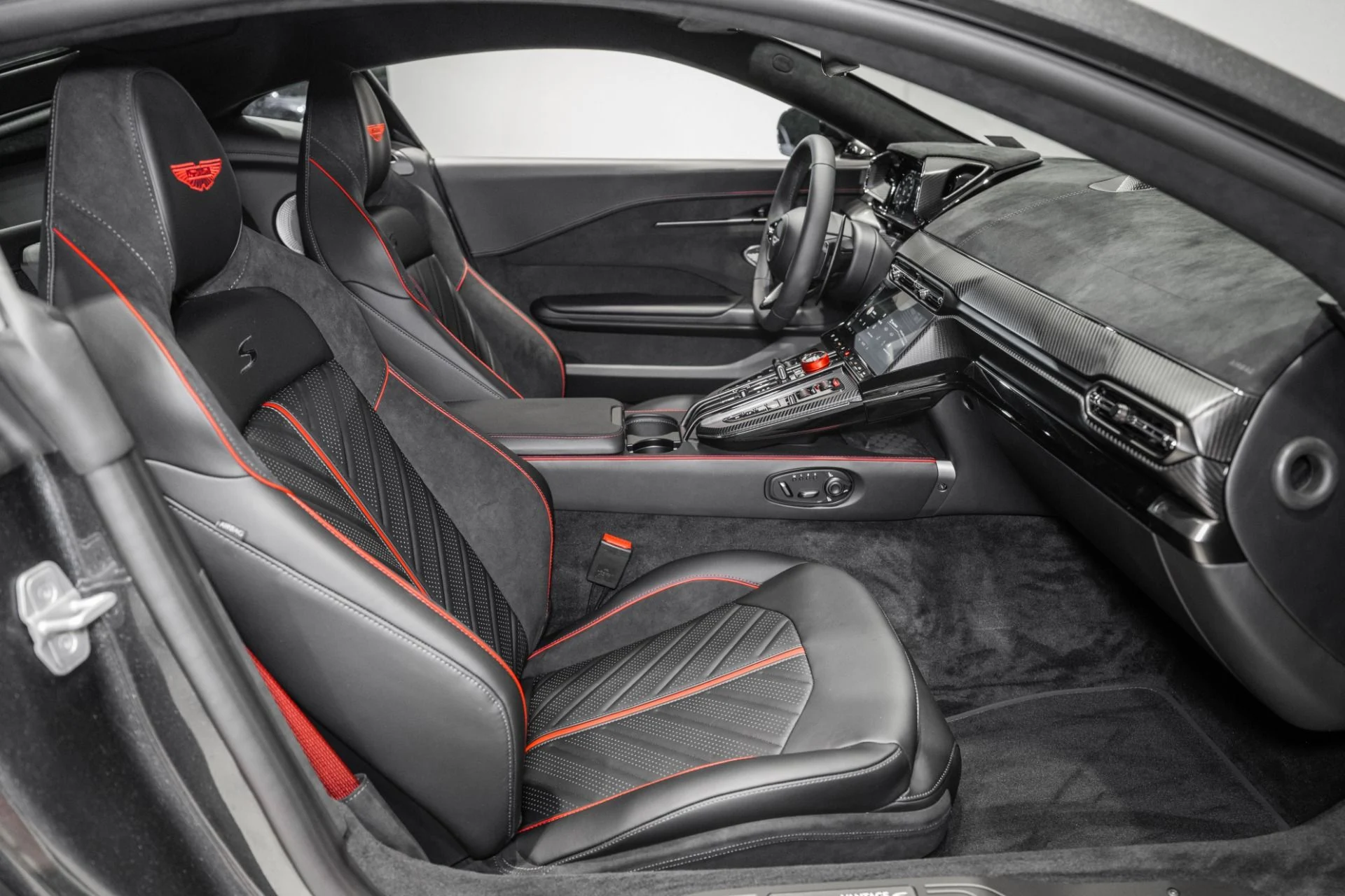 mph013_626236734_New_2026_Aston_Martin_Vantage_S_1776402995_c841572b7a