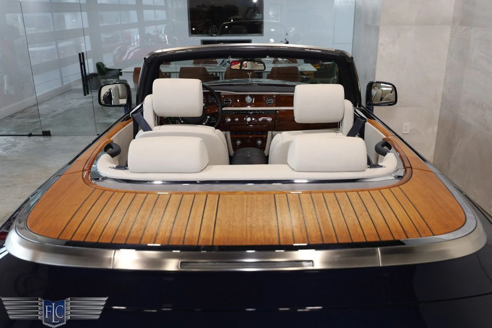 mph013_627765921_used_2013_rolls_royce_phantom_coupe_2drdrophead_9689_22930572_14_1024_2046db661c