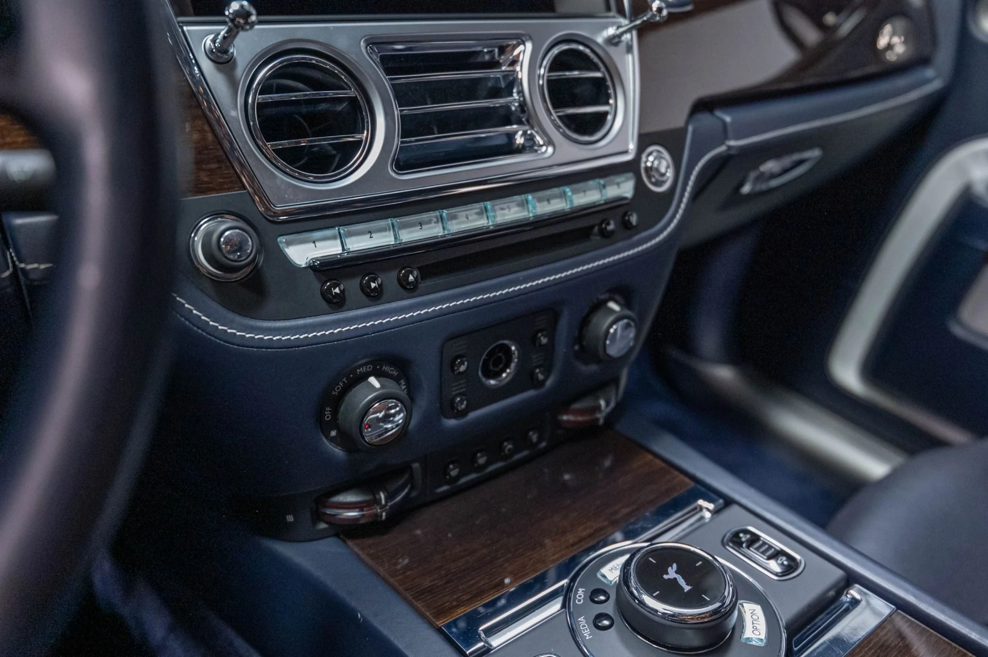 mph013_642125996_Used_2018_Rolls_Royce_Ghost_Base_1786492649_9f0206e6d0