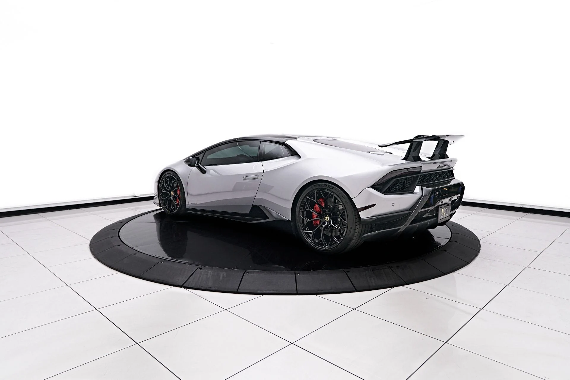 mph013_643420939_Used_2018_Lamborghini_Huracan_Performante_1761069248_783b8d822a