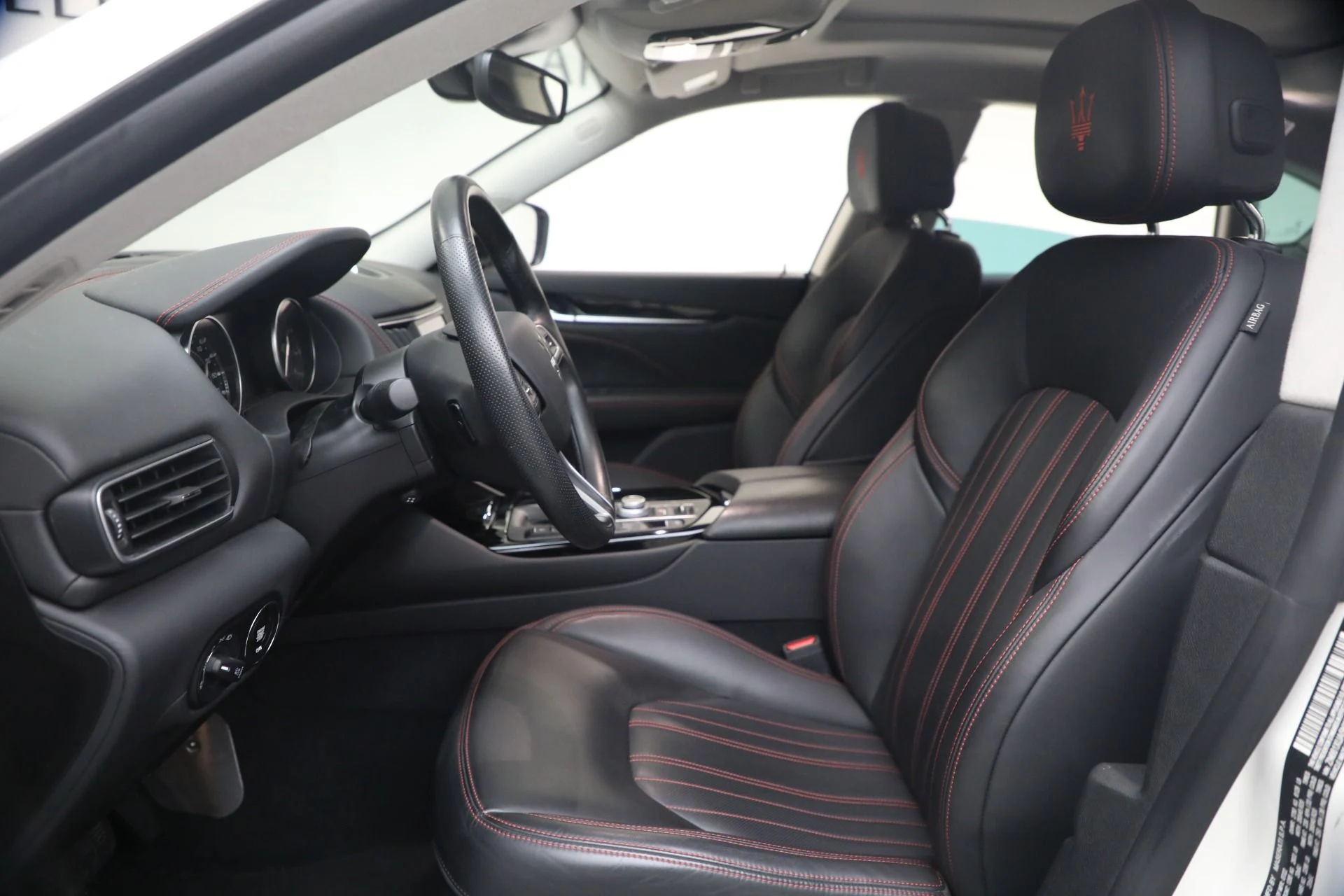 mph013_644946327_Used_2022_Maserati_Levante_GT_1764079990_073f2f0f79